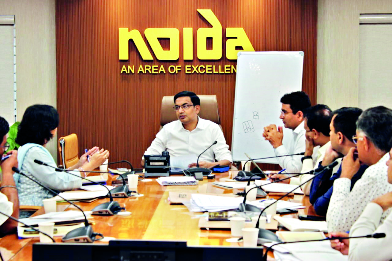 Noida Authority CEO convenes meeting to assess progress of city infra projects