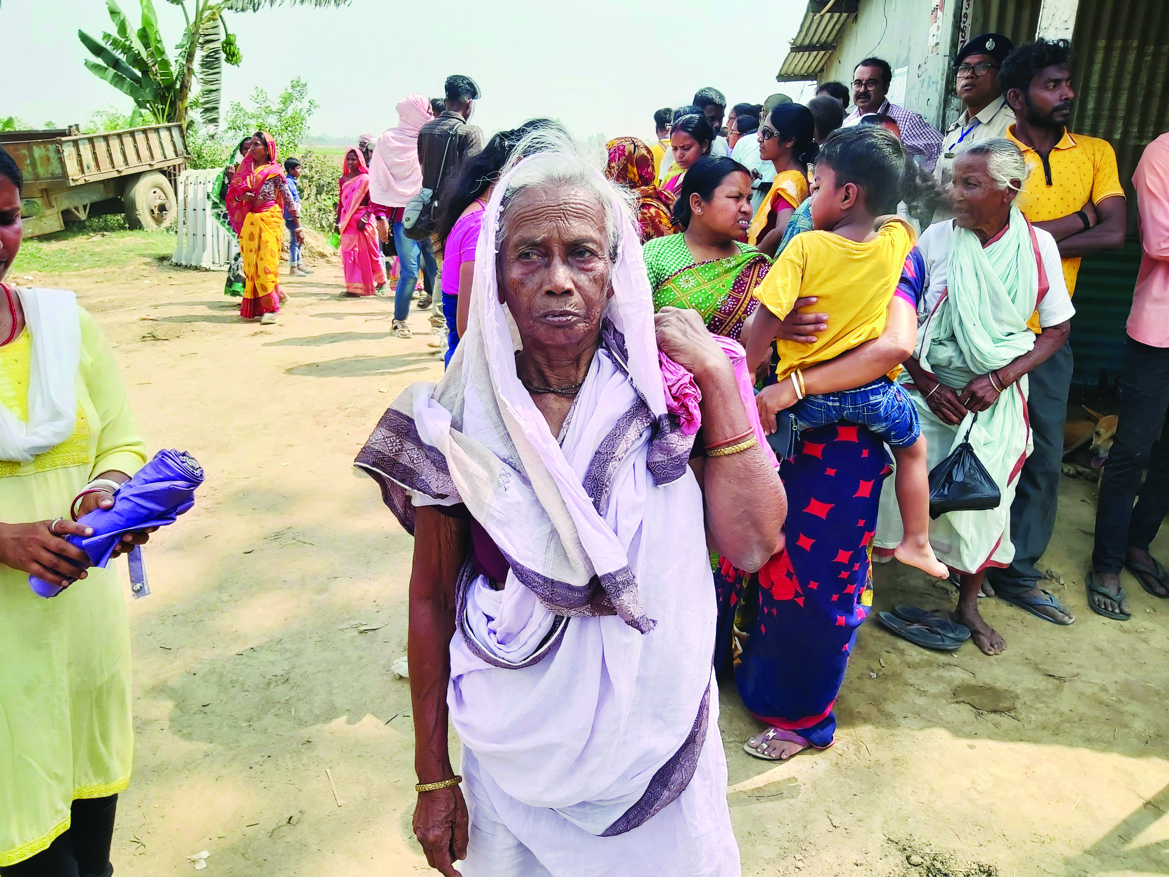 Elderly women brave heat to hear Mamata, express gratitude for welfare schemes Elderly women brave heat to hear Mamata, express gratitude for welfare schemes