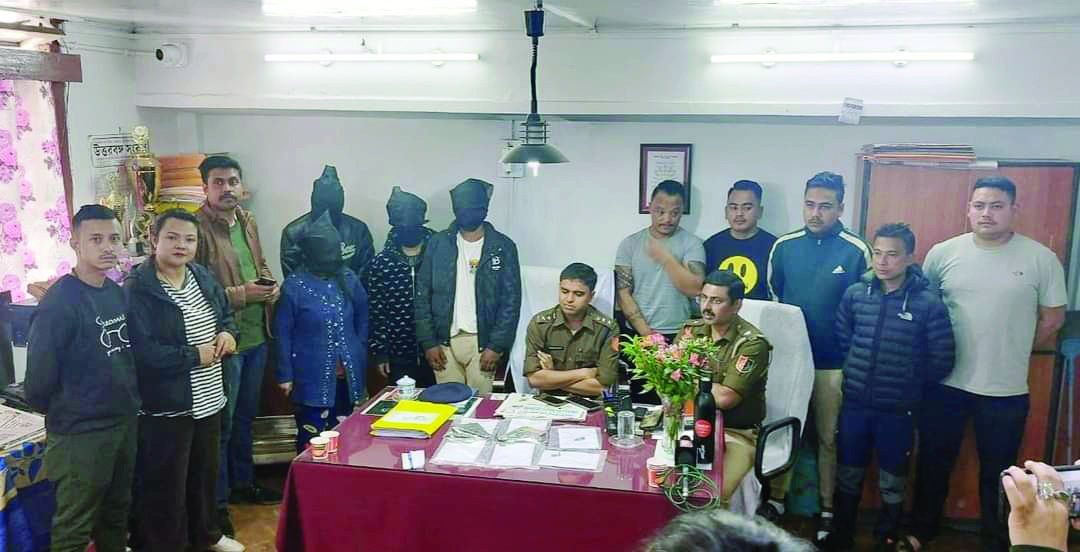 Four persons arrested in Darjeeling town with arms and ammunition