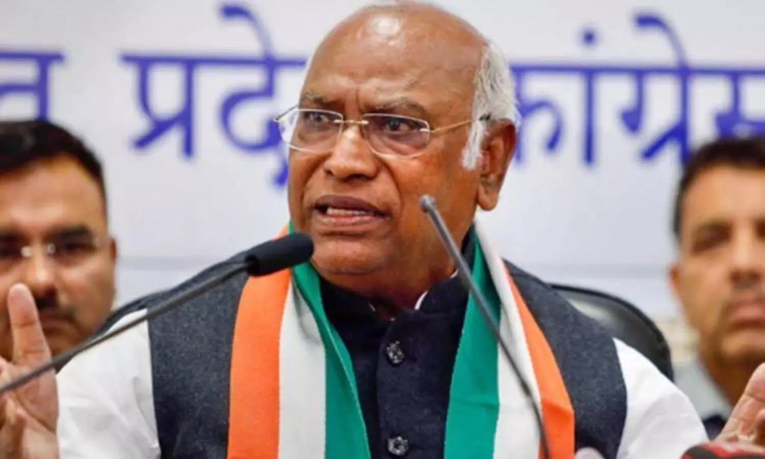 BJPs ideological ancestors supported British, Muslim League against Indians, says Mallikarjun Kharge