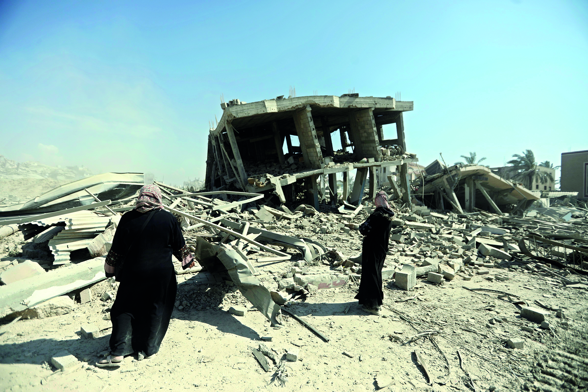Palestinians return to their homes to find widespread destruction