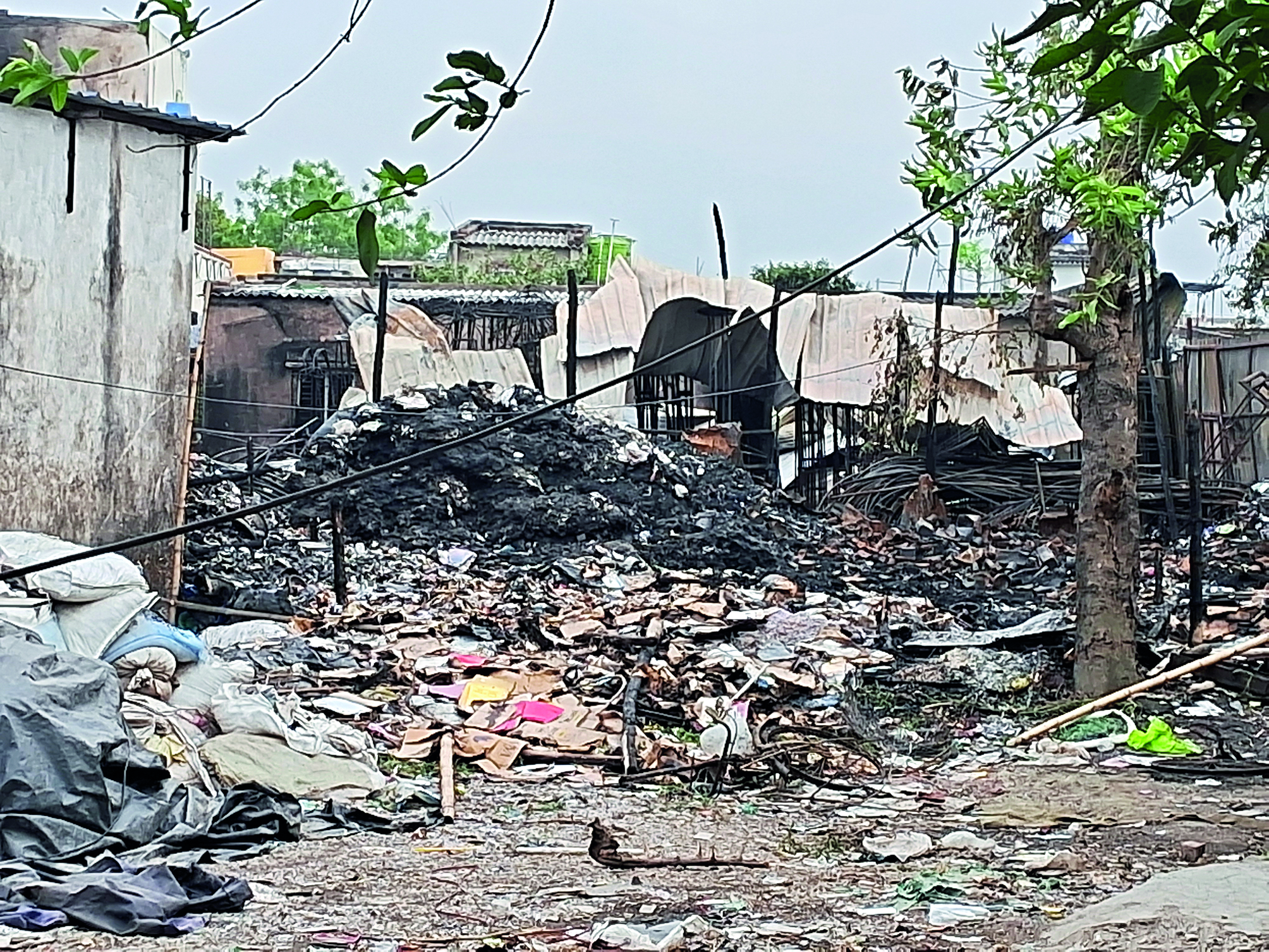 Dhapa: Fire breaks out at factory, none hurt Dhapa: Fire breaks out at factory, none hurt