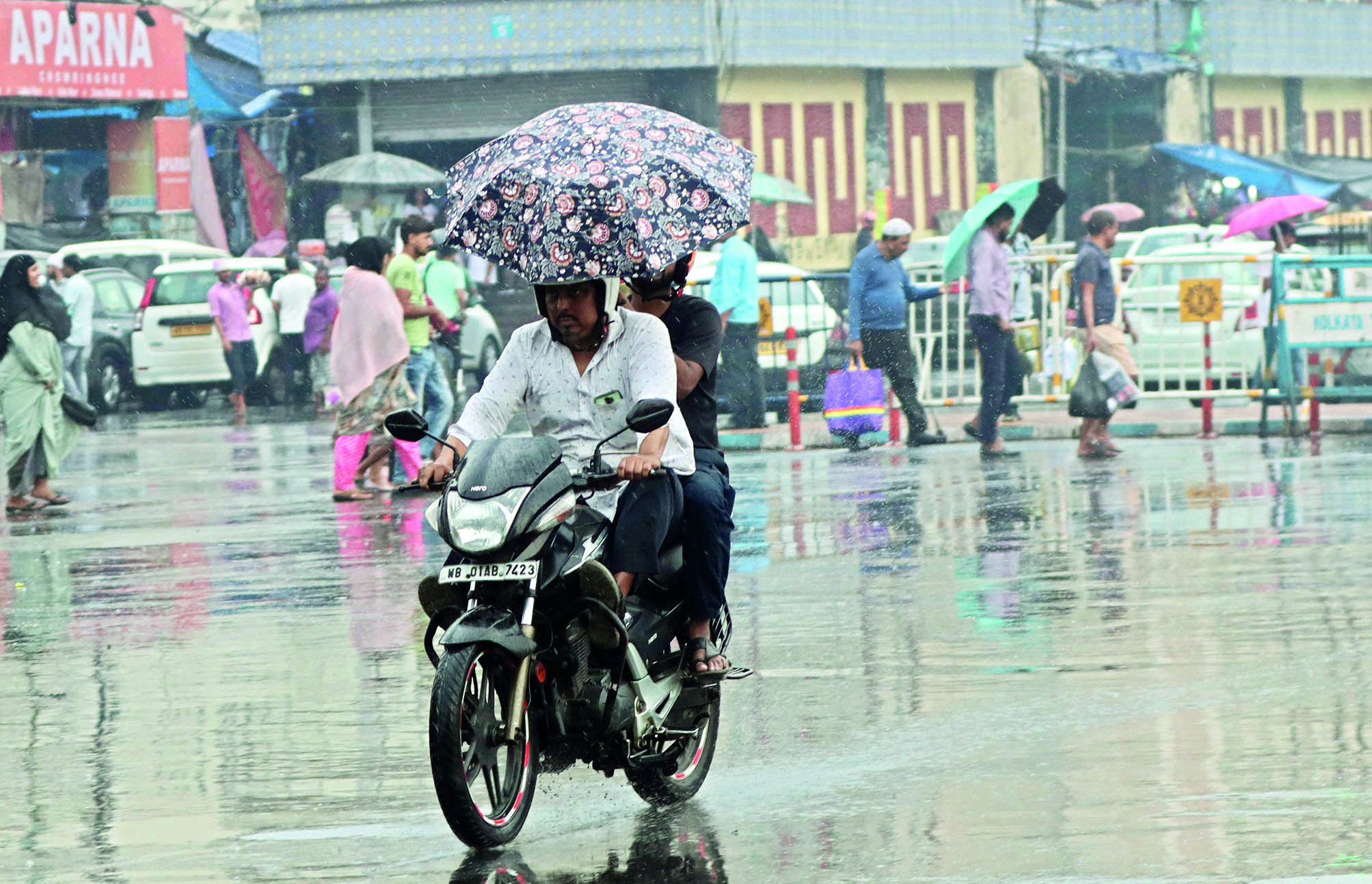 ‘Scattered rainfall likely to keep excruciating heat at bay till Sat’