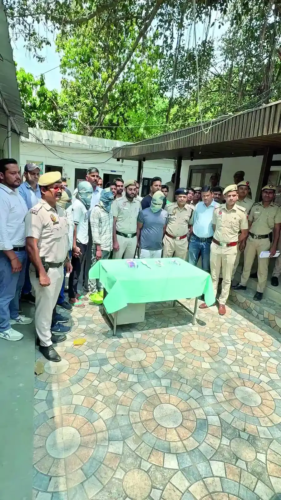 DBG Road robbery resolved: Cops nab four suspects, seize weapons