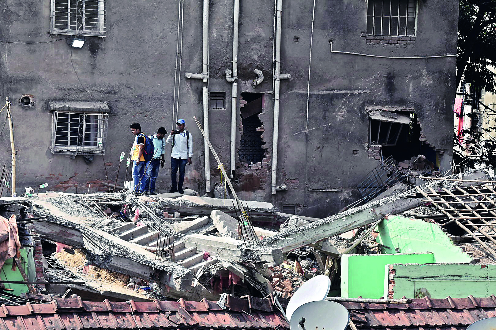 KMC identifies 500 decrepit buildings that pose collapse risk KMC identifies 500 decrepit buildings that pose collapse risk
