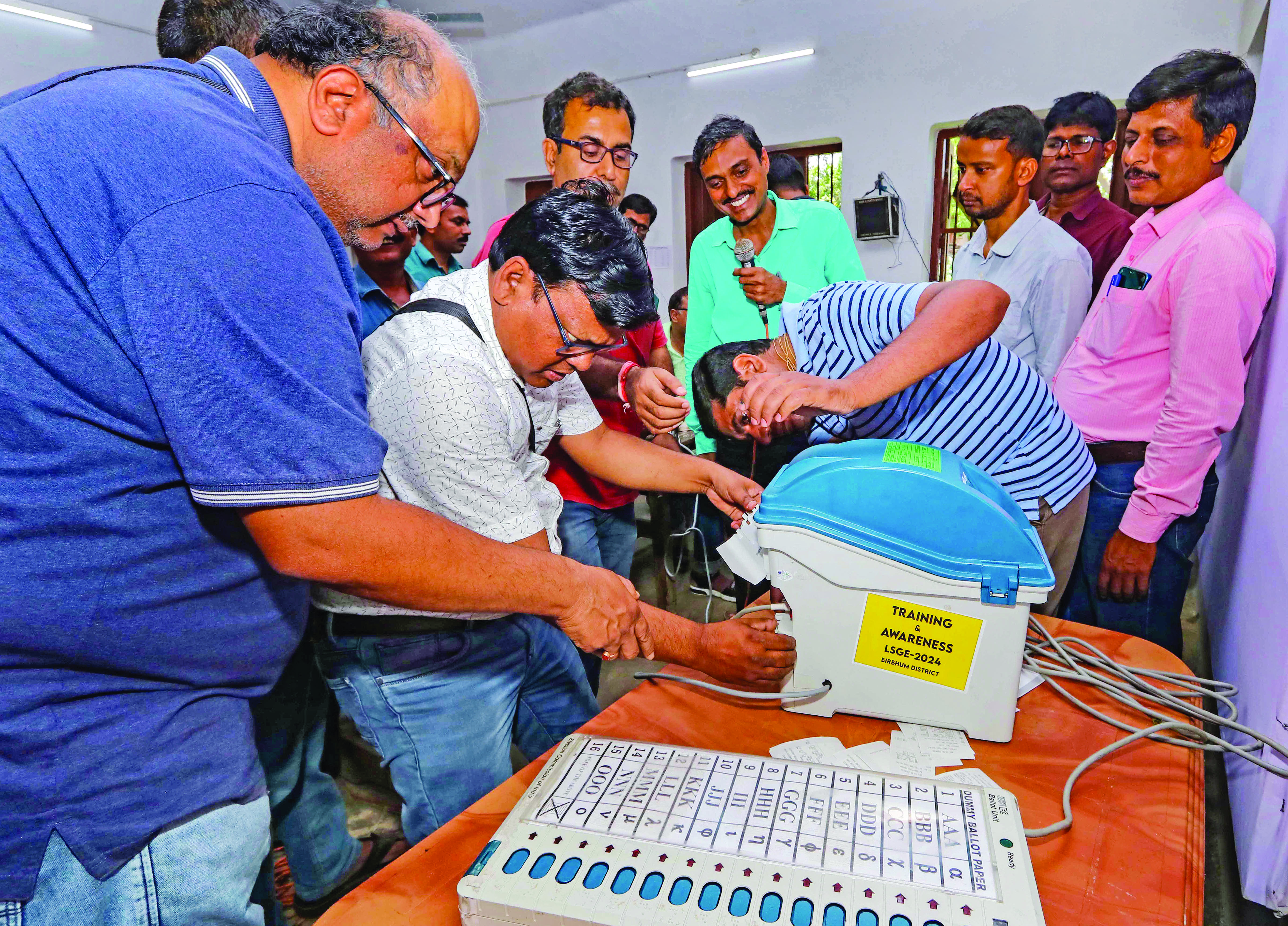 CIC rebukes EC for ignoring RTI query on EVM credibility CIC rebukes EC for ignoring RTI query on EVM credibility