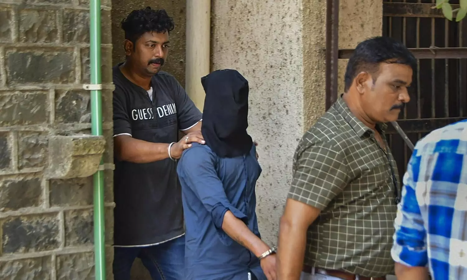 Accused conducted recce around Salman Khans house 3 times before firing