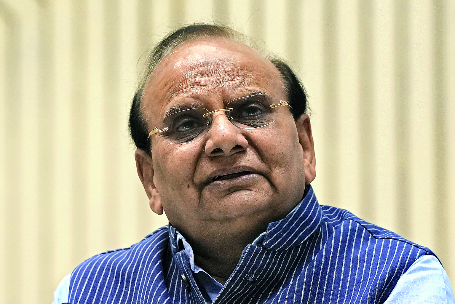 L-G pens open letter to CM Kejriwal, slams govt over water scarcity issues L-G pens open letter to CM Kejriwal, slams govt over water scarcity issues