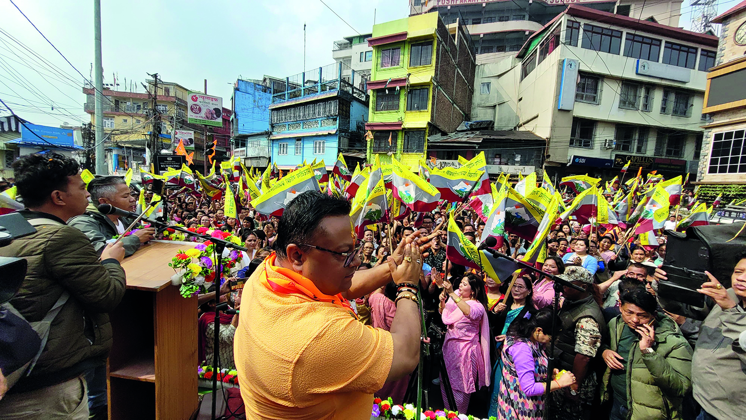 Gorkhaland issue makes a comeback amid Lok Sabha polls Gorkhaland issue makes a comeback amid Lok Sabha polls