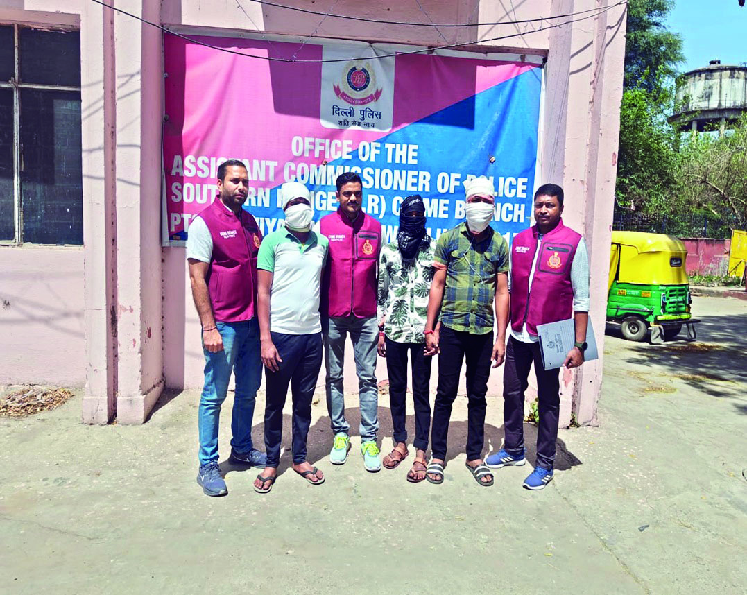 3 held for beating police informer with iron rods 3 held for beating police informer with iron rods