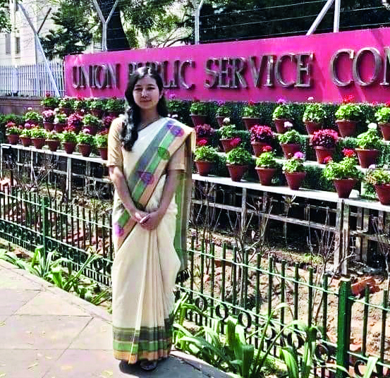 Bengal UPSC topper shares exam   prep tips with students in Darjeeling