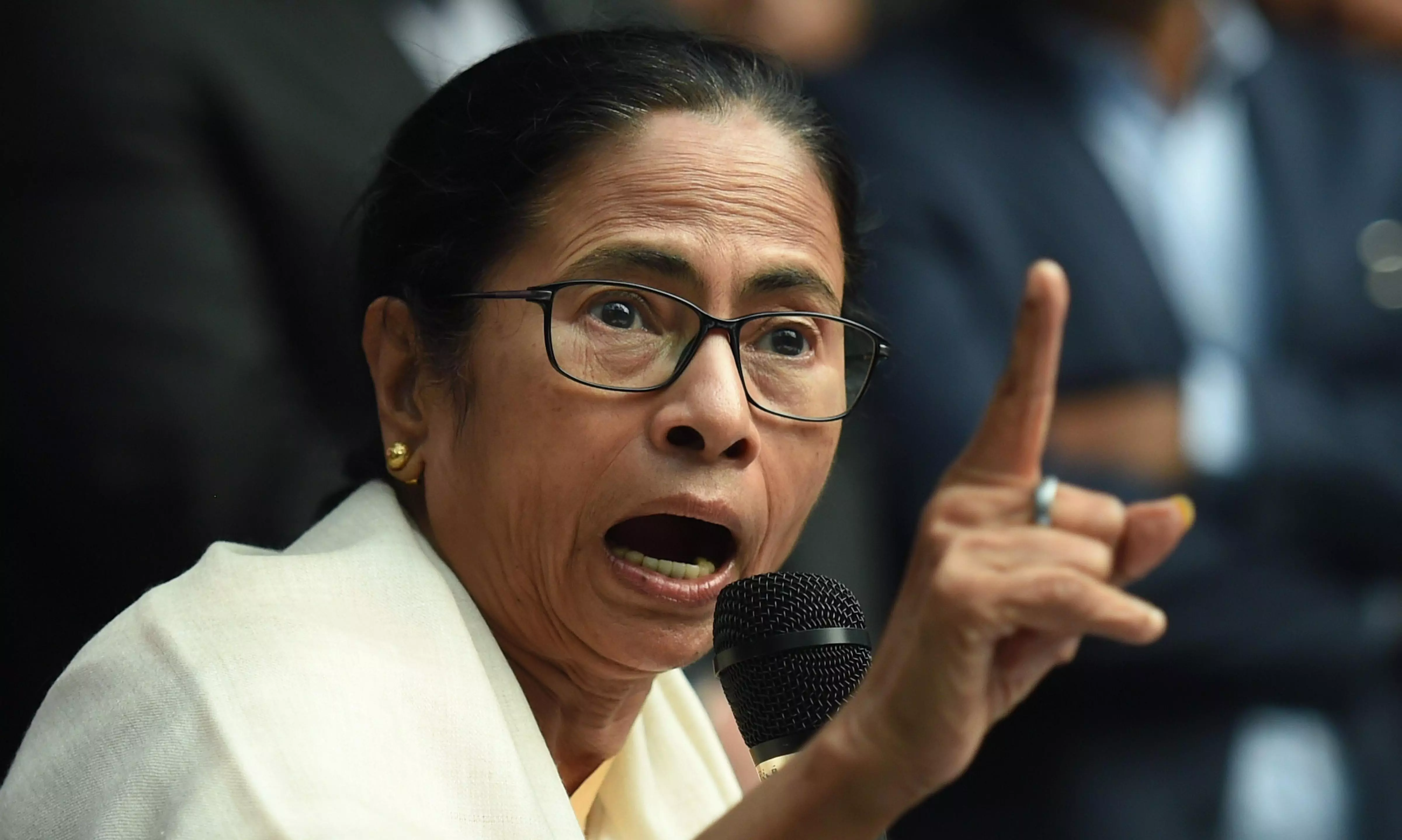 EC chalked out seven-phase polls to assist BJP campaigning: Mamata