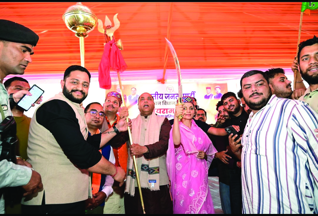 LS polls: No end to Kangana-Vikramaditya tiff on ‘beef-eating’ controversy in Mandi LS polls: No end to Kangana-Vikramaditya tiff on ‘beef-eating’ controversy in Mandi