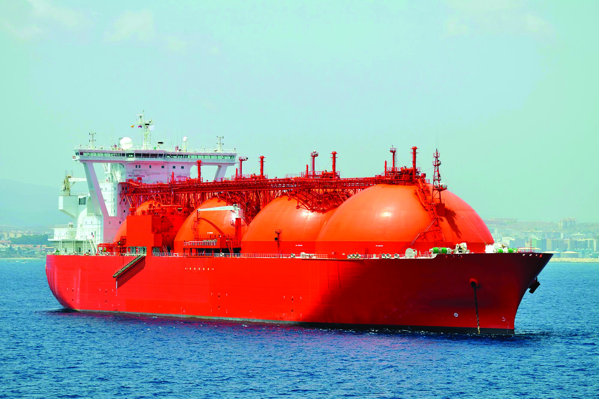 Oil, LNG prices to shoot up if Tehran blocks Strait of Hormuz