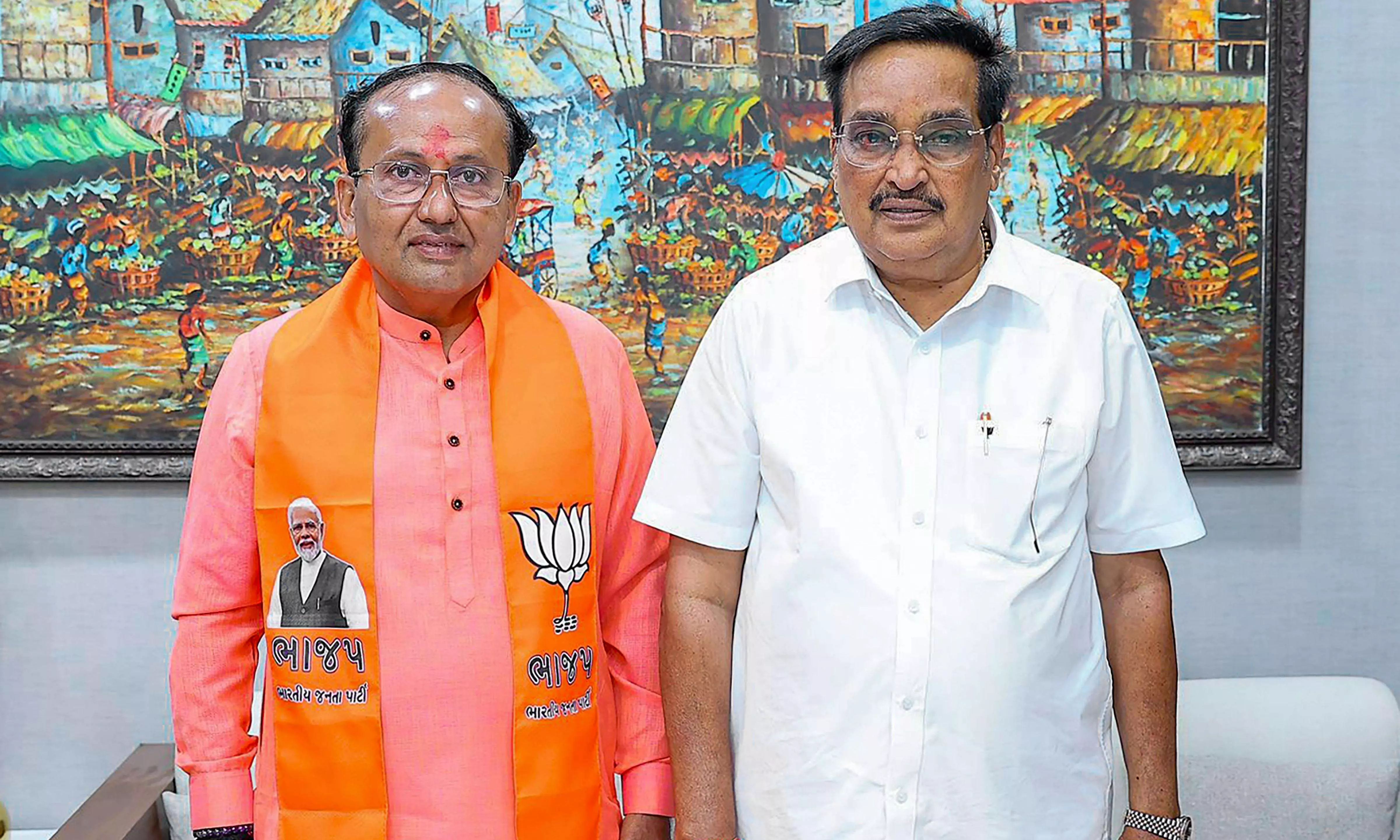 BJP candidate wins Surat Lok Sabha seat unopposed as challengers exit BJP candidate wins Surat Lok Sabha seat unopposed as challengers exit