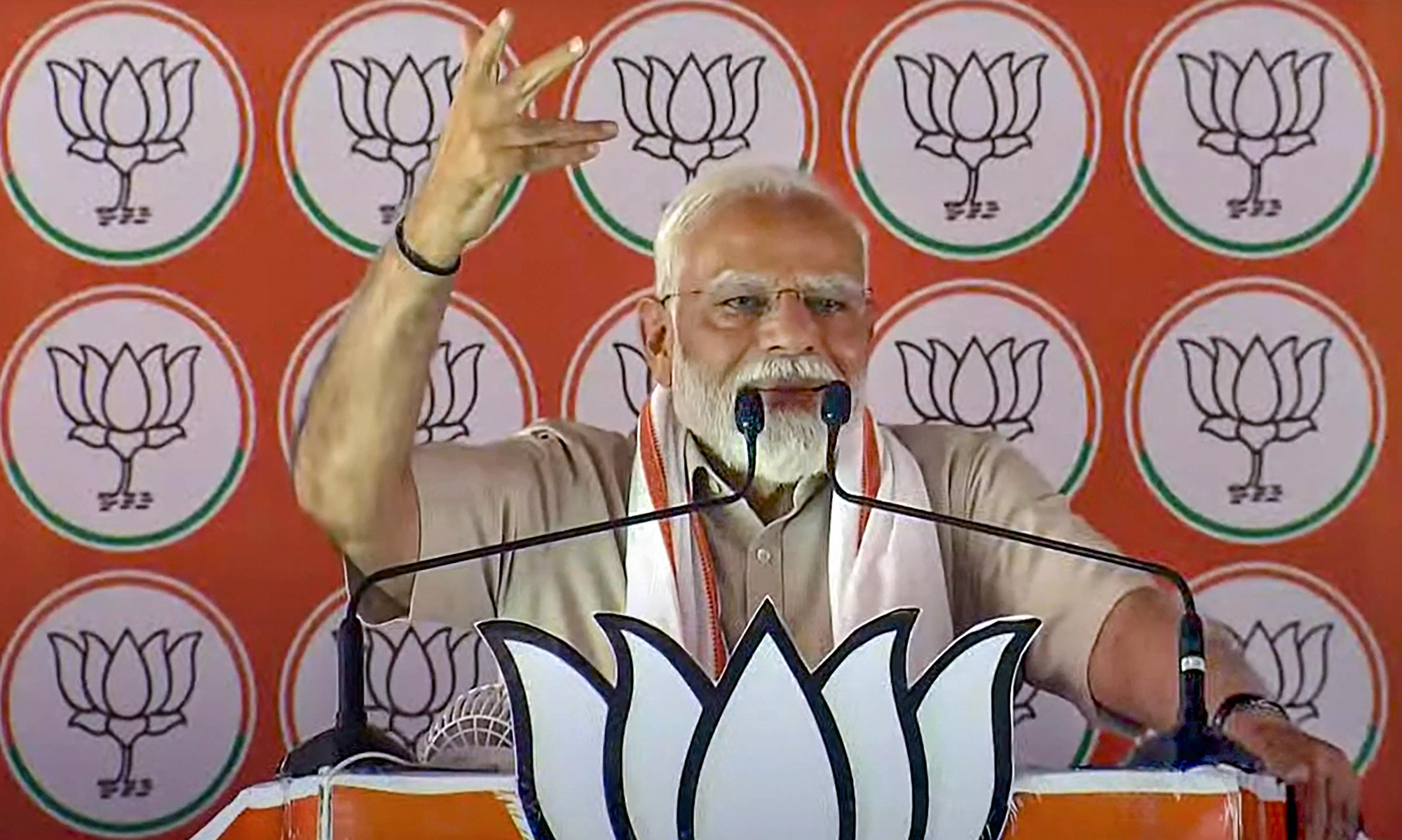 Modi accuses Congress of wealth redistribution, omits Muslim mention Modi accuses Congress of wealth redistribution, omits Muslim mention