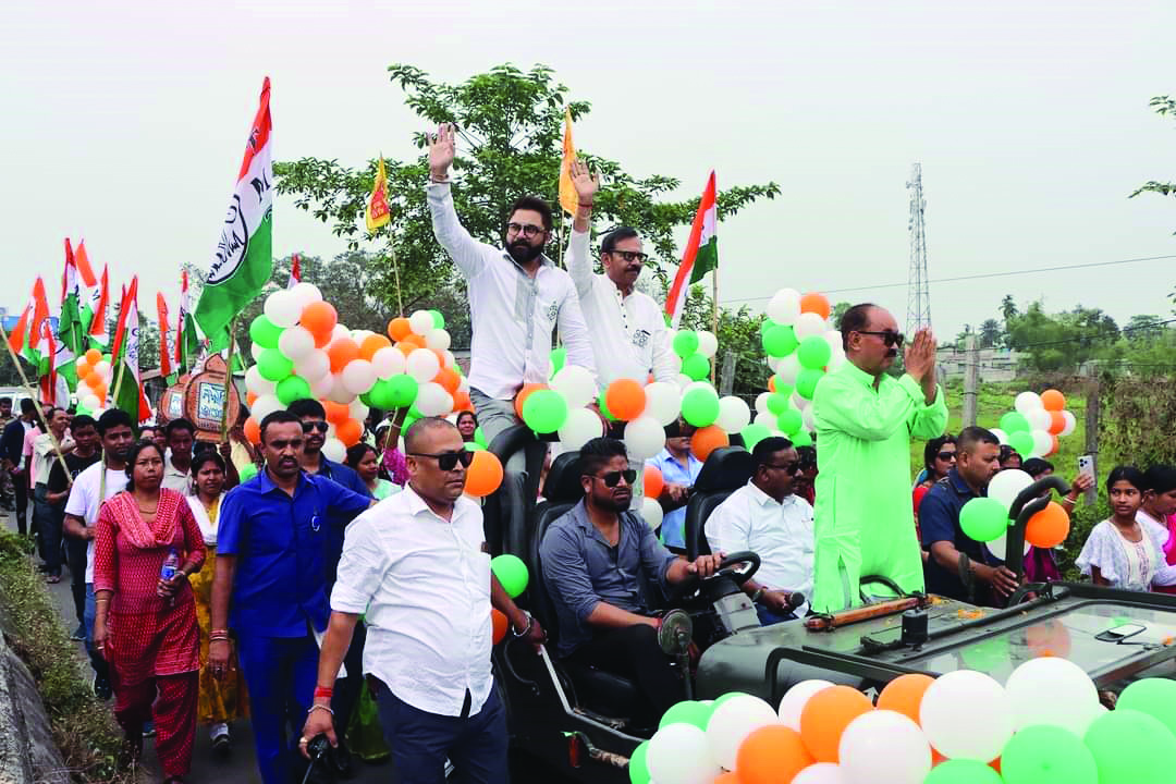 Thousands gather as Soham Chakraborty campaigns for Gopal Lama in Siliguri Thousands gather as Soham Chakraborty campaigns for Gopal Lama in Siliguri