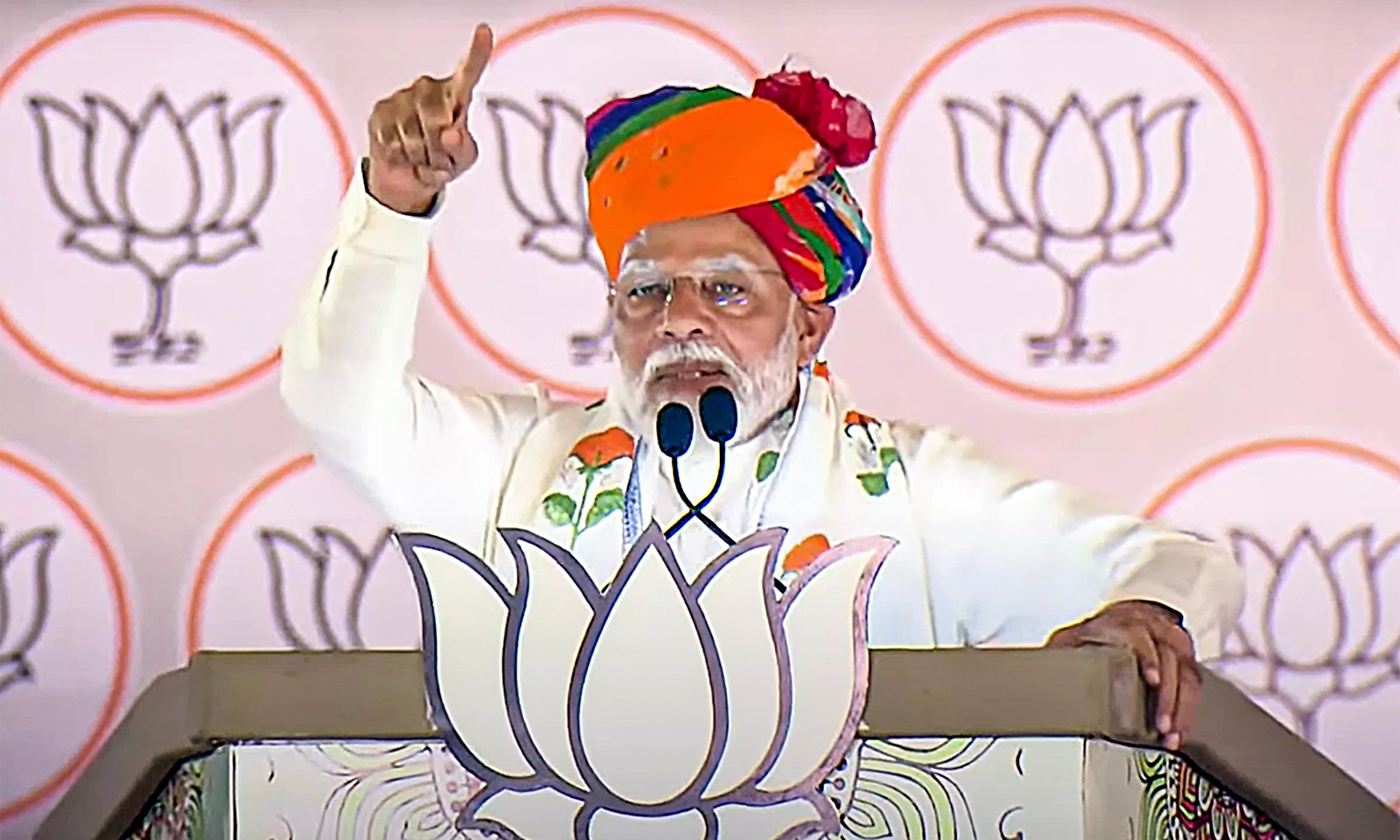 PM Modi: Cong wanted religion-based reservation extension PM Modi: Cong wanted religion-based reservation extension