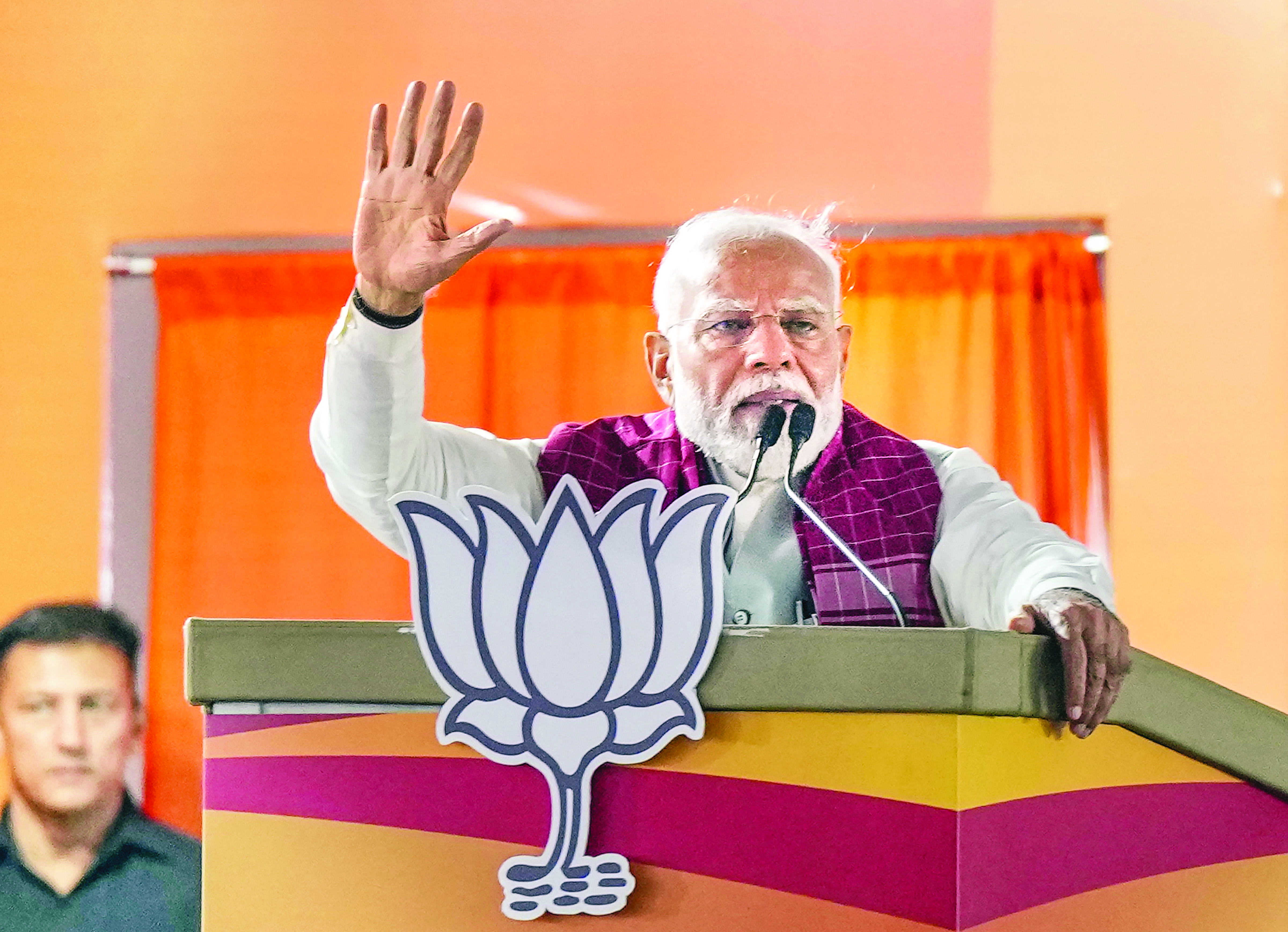 Modi, Rahul slugfest continues with new claims & counterclaims