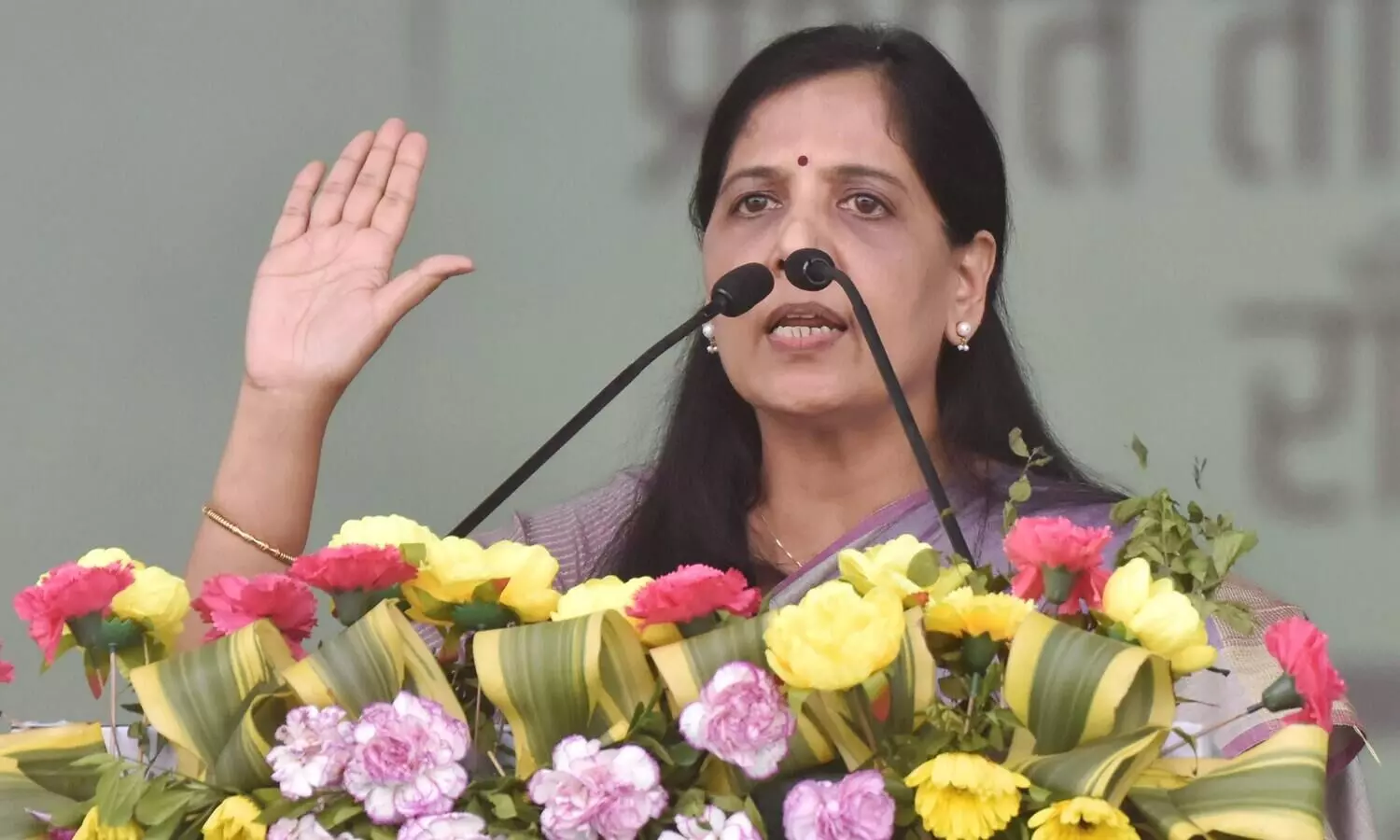 Sunita Kejriwal to join AAPs Delhi LS campaign: sources