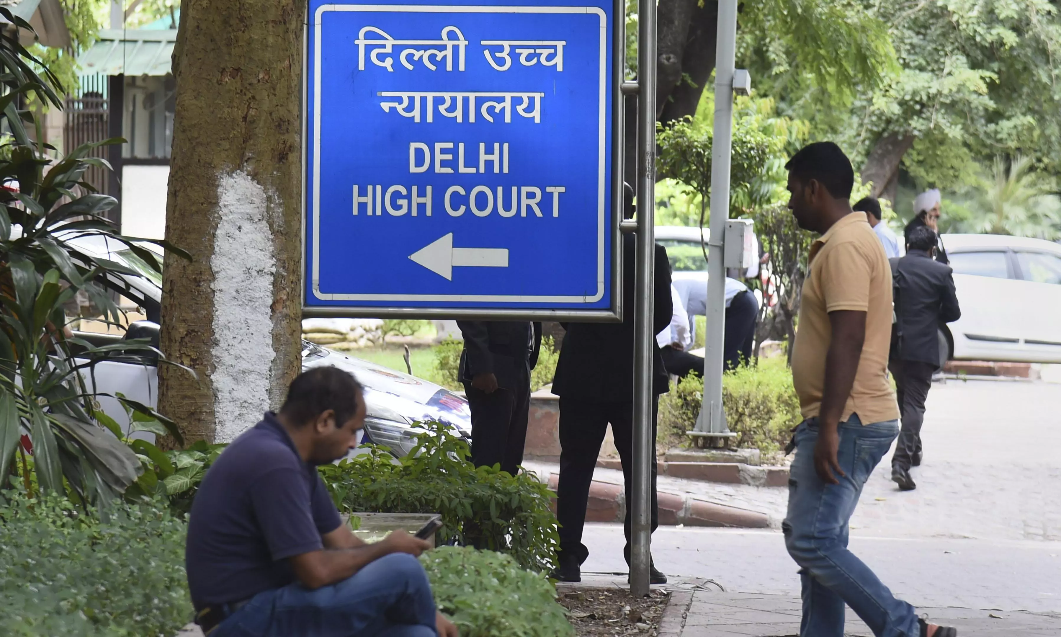 Delhi HC to hear pleas of FB, WhatsApp against IT rules on tracing originator in Aug Delhi HC to hear pleas of FB, WhatsApp against IT rules on tracing originator in Aug