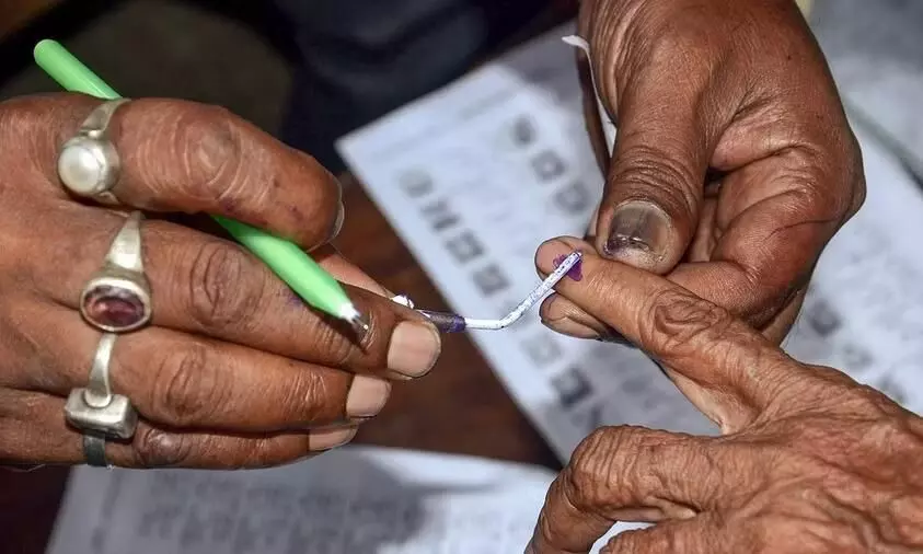 Polling starts in 6 MP Lok Sabha seats Polling starts in 6 MP Lok Sabha seats