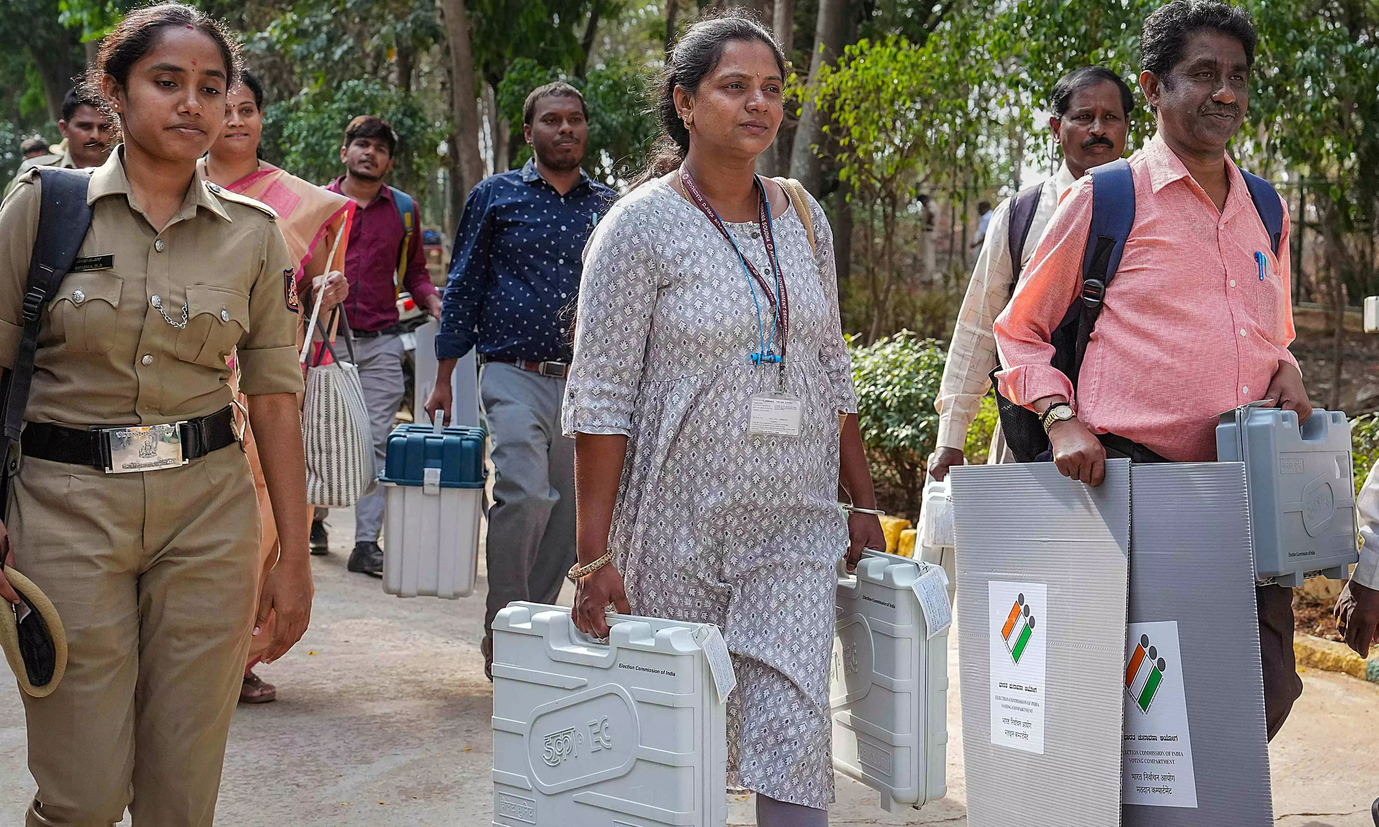 Polling begins in 20 Lok Sabha seats in Kerala Polling begins in 20 Lok Sabha seats in Kerala