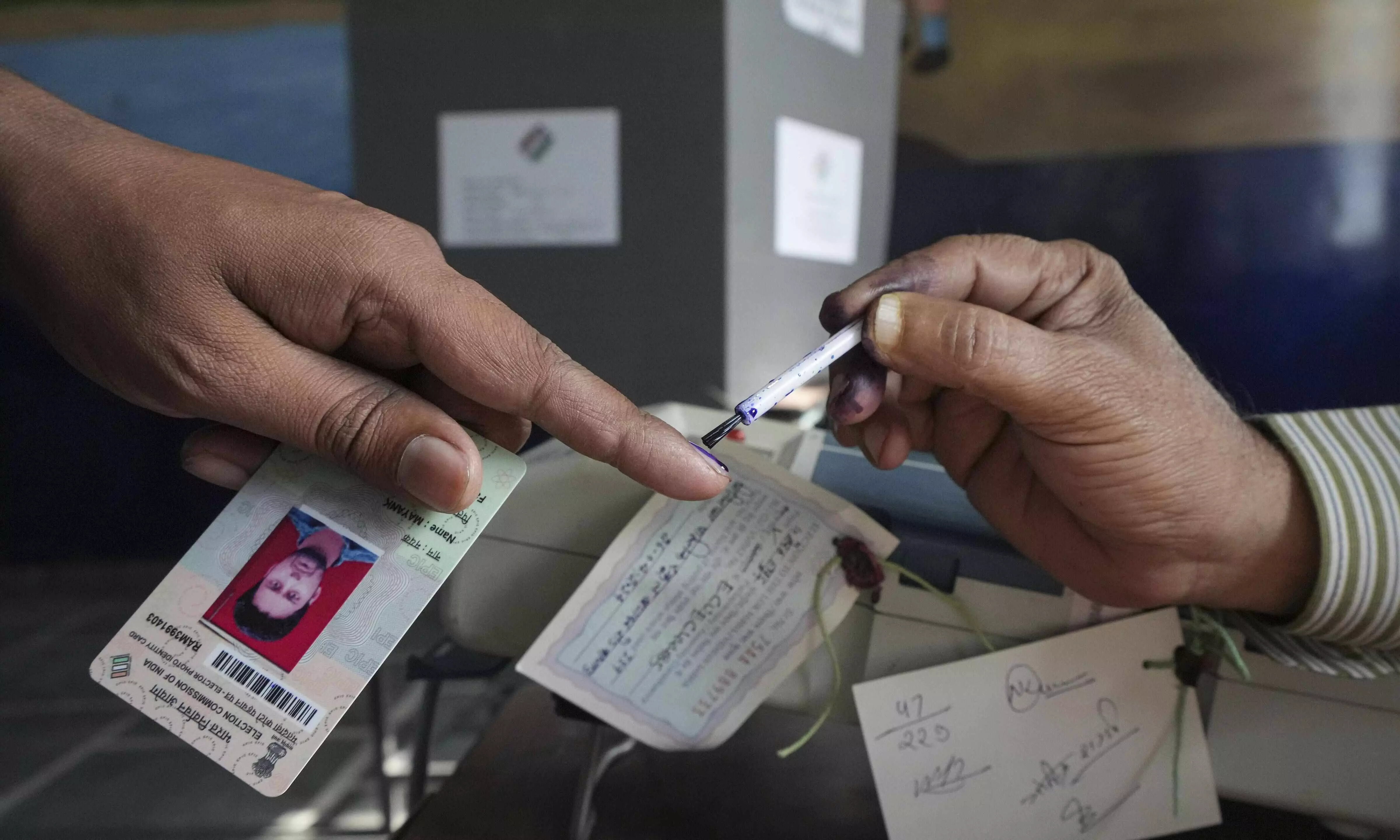 Voting underway in 14 Karnataka LS constituencies Voting underway in 14 Karnataka LS constituencies