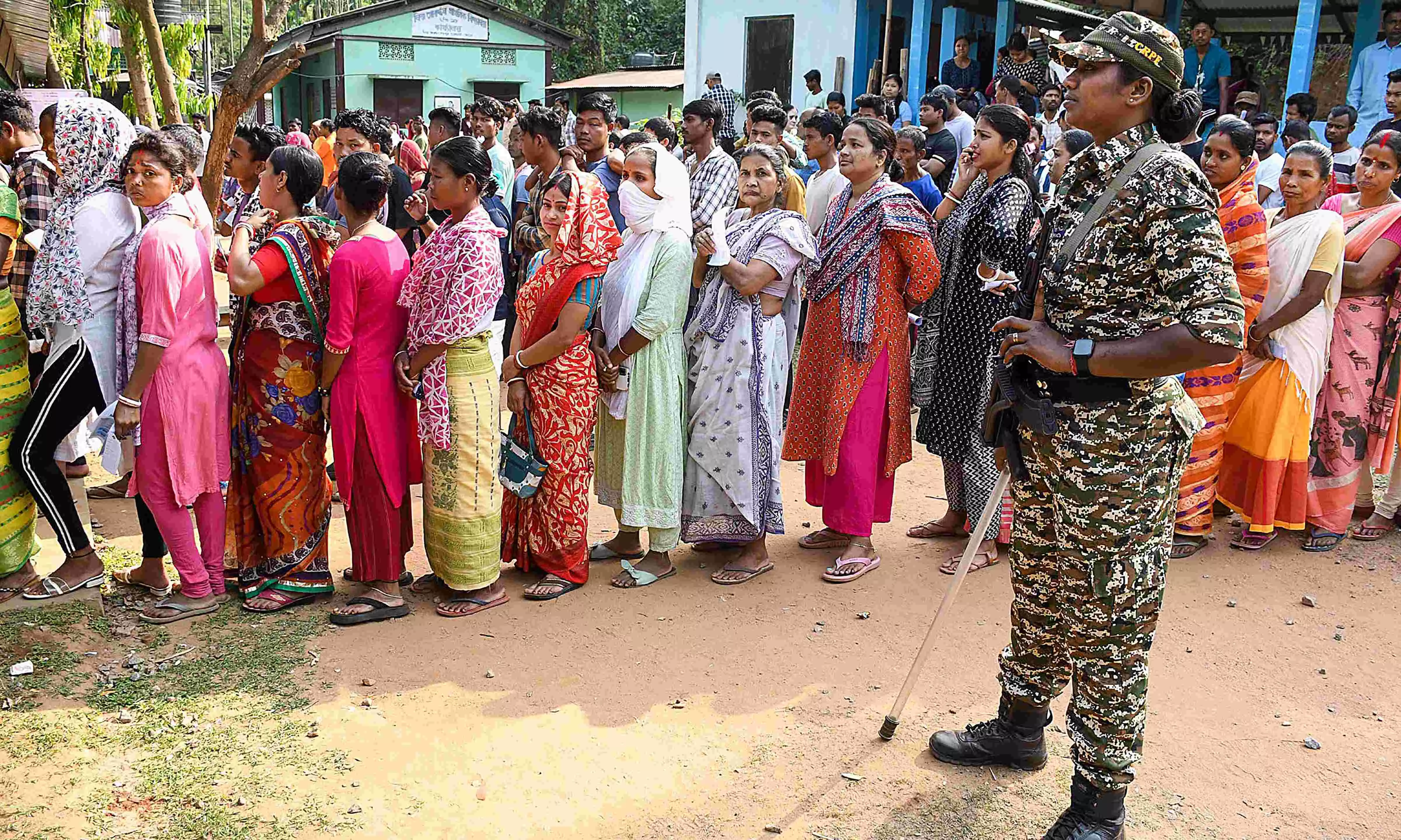 Brisk Voting in Kerala LS Polls; 19.06% Turnout by 10:20am Brisk Voting in Kerala LS Polls; 19.06% Turnout by 10:20am