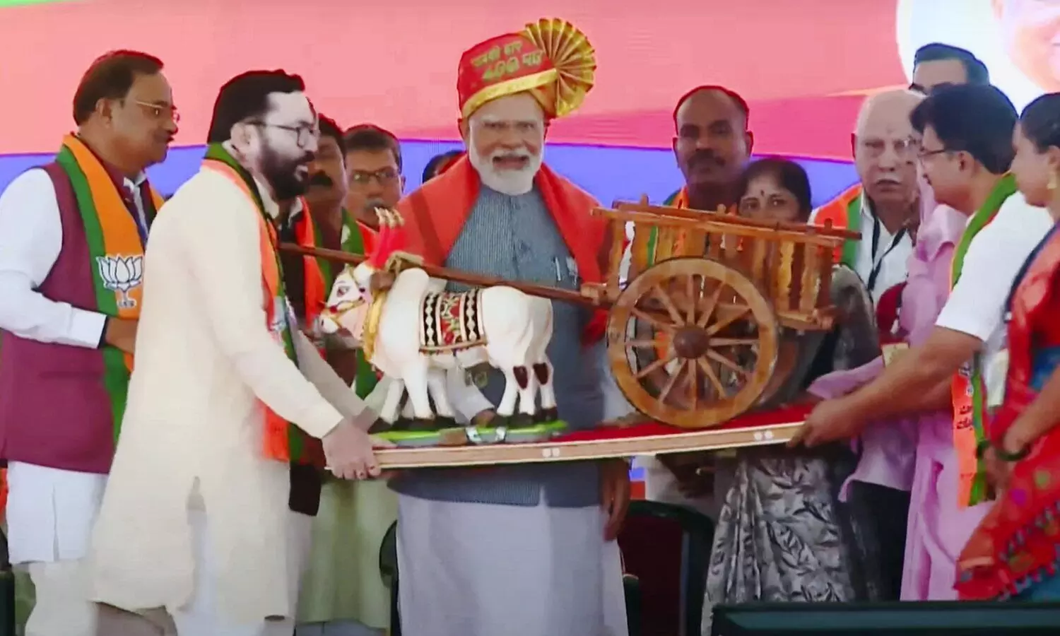 Shehzade insulted Maharajas but silent on atrocities by Nawabs: PMs attack on Rahul Gandhi
