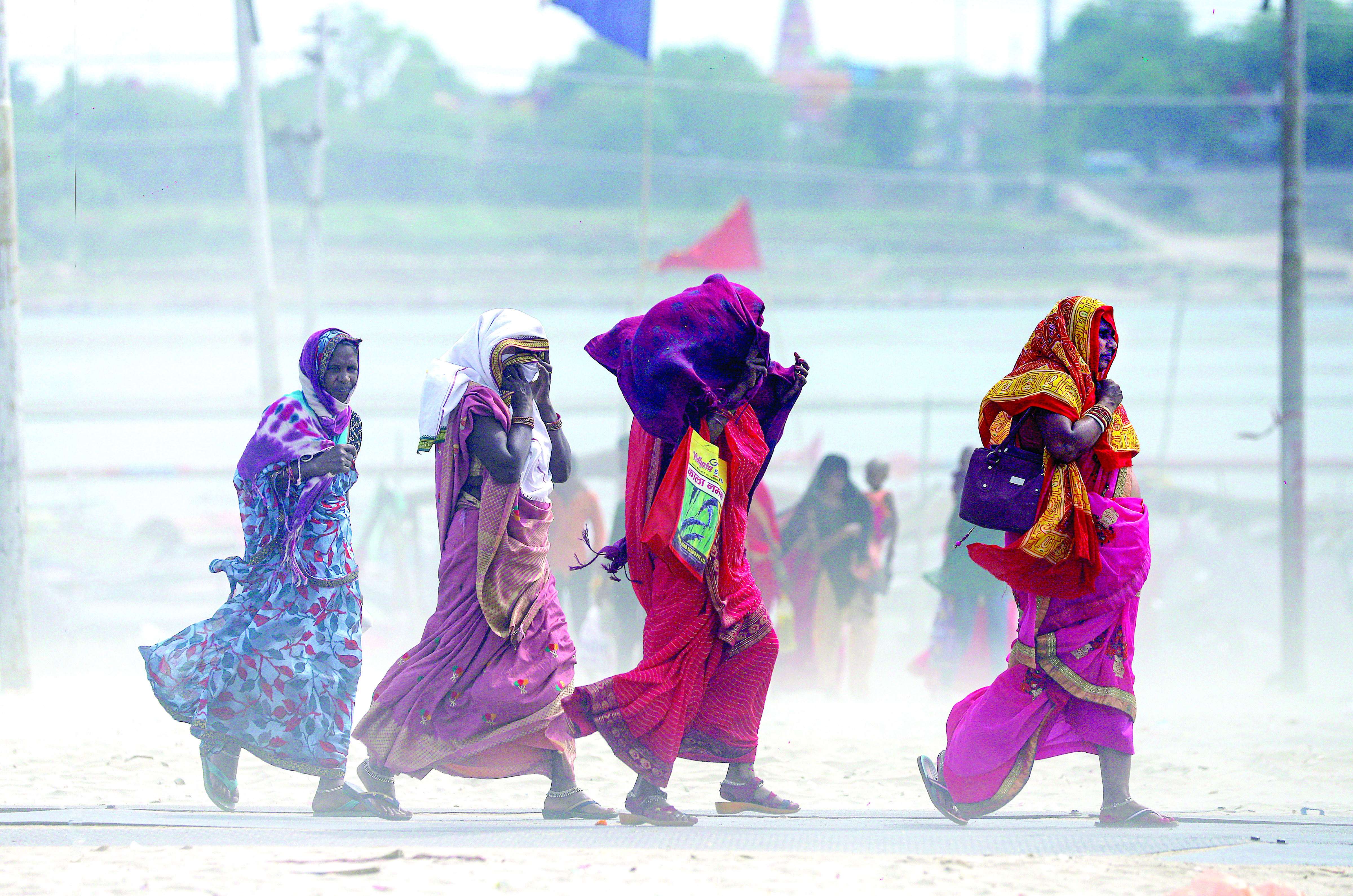 Extreme heat in Asia leads to school closures, health warnings