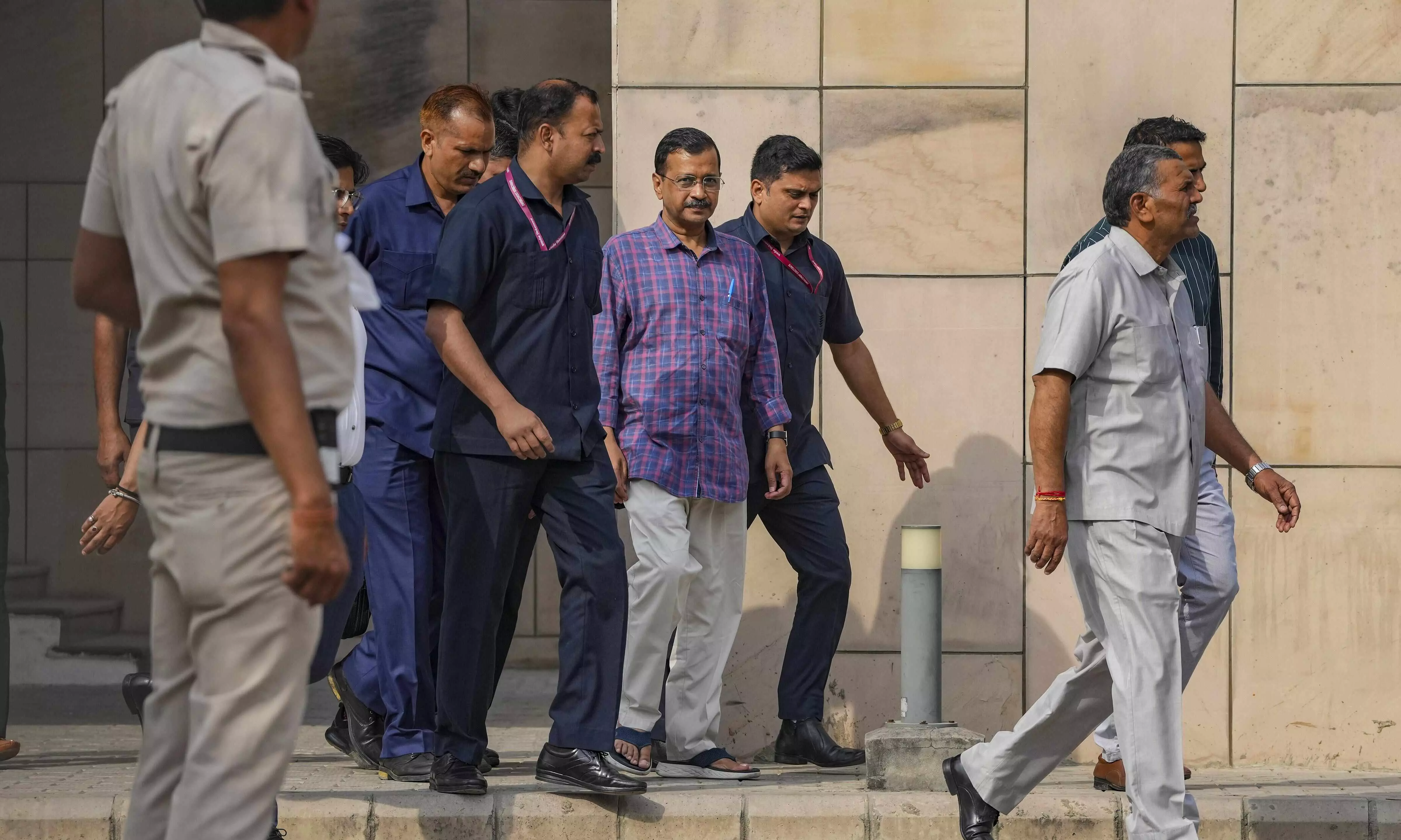 SC questions ED on timing of Kejriwals arrest, seeks its reply