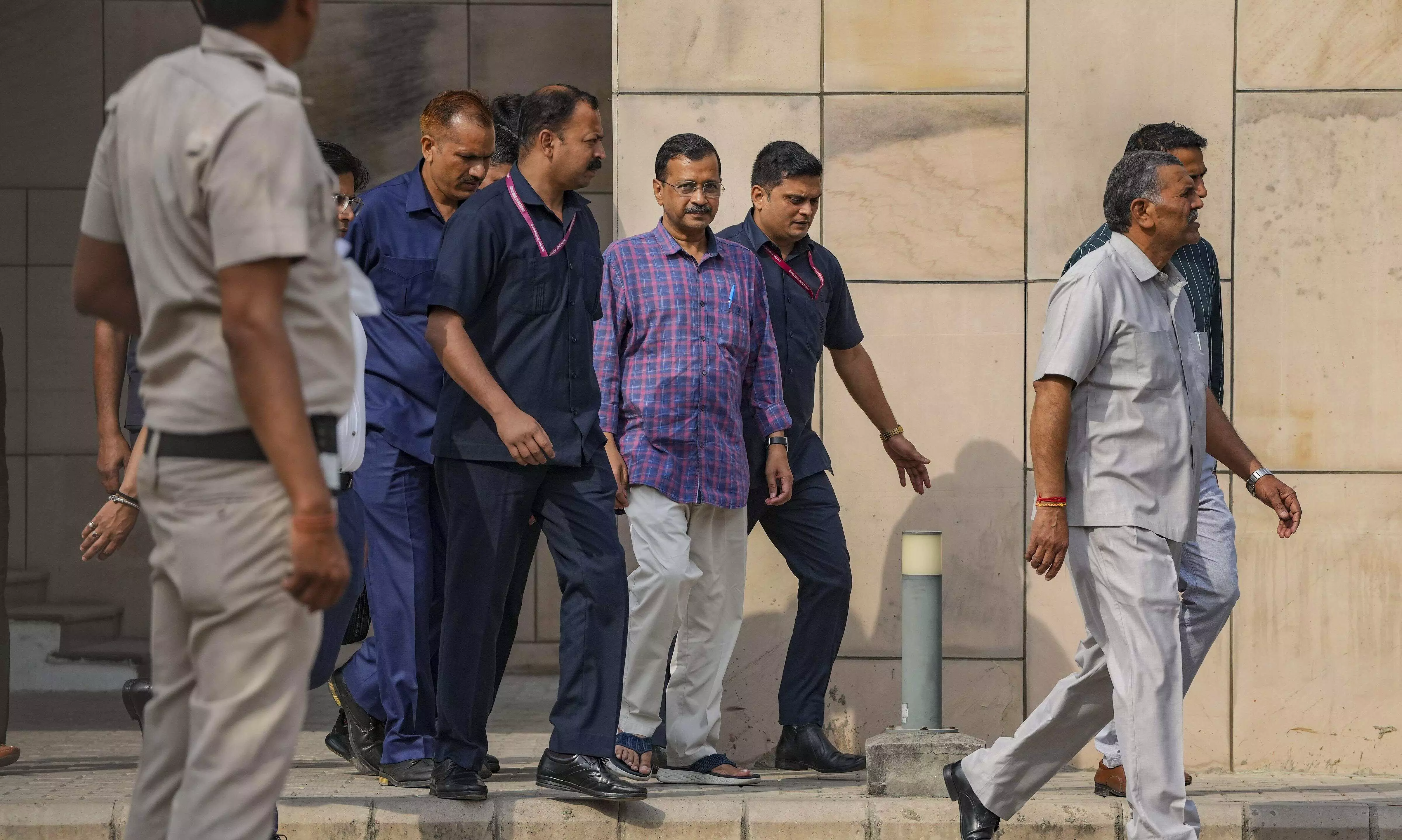 Five questions posed by SC to ED in Arvind Kejriwal case Five questions posed by SC to ED in Arvind Kejriwal case