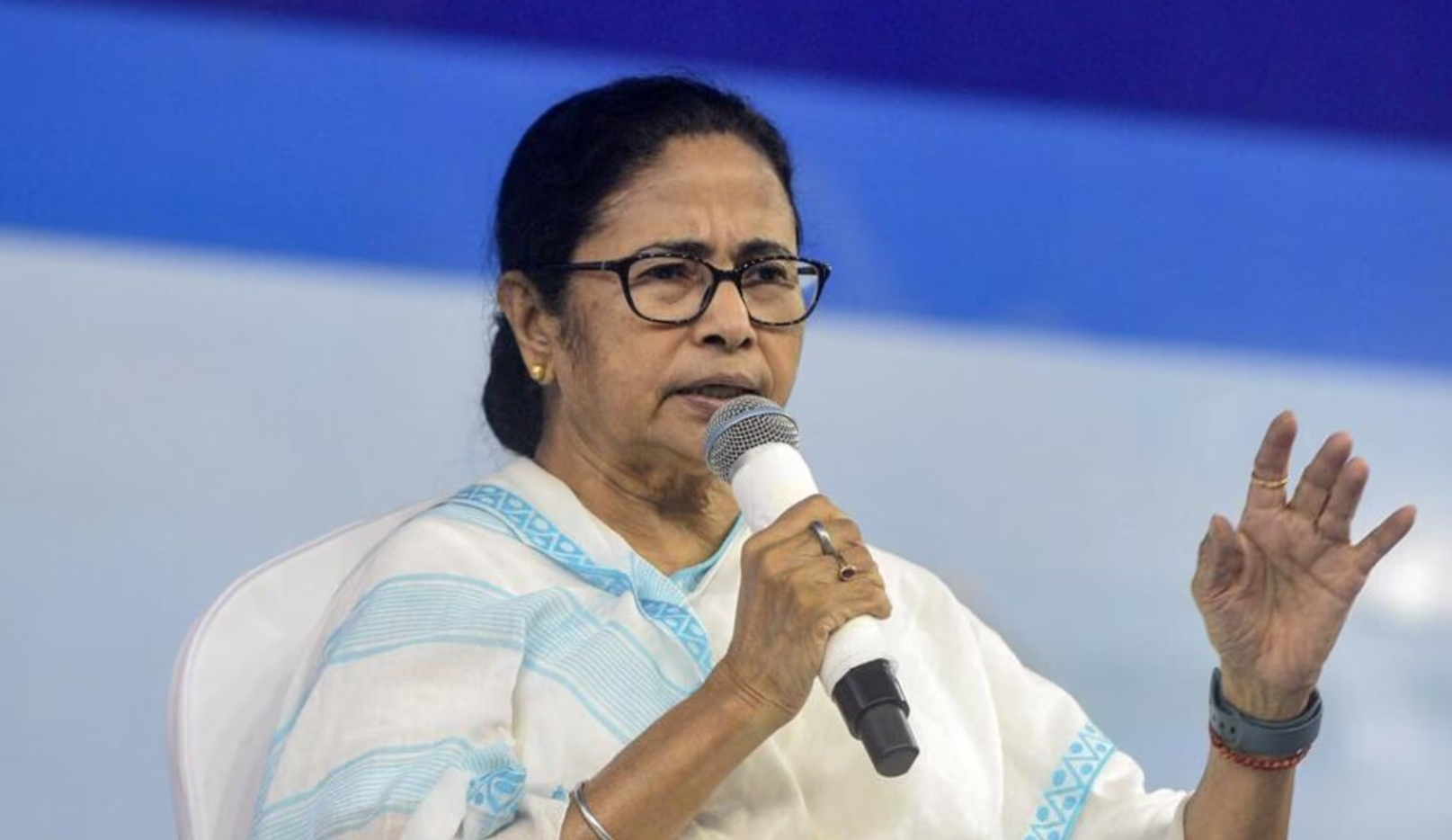 Not a single Utilization Certificate pending from Bengal: Mamata refutes Shah’s claim