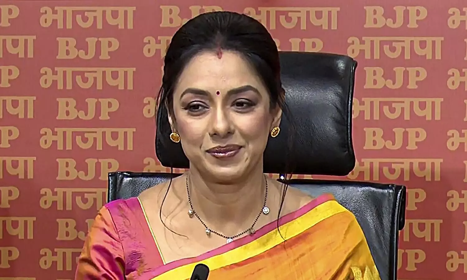 Actor Rupali Ganguly, astrologer Ameya Joshi join BJP