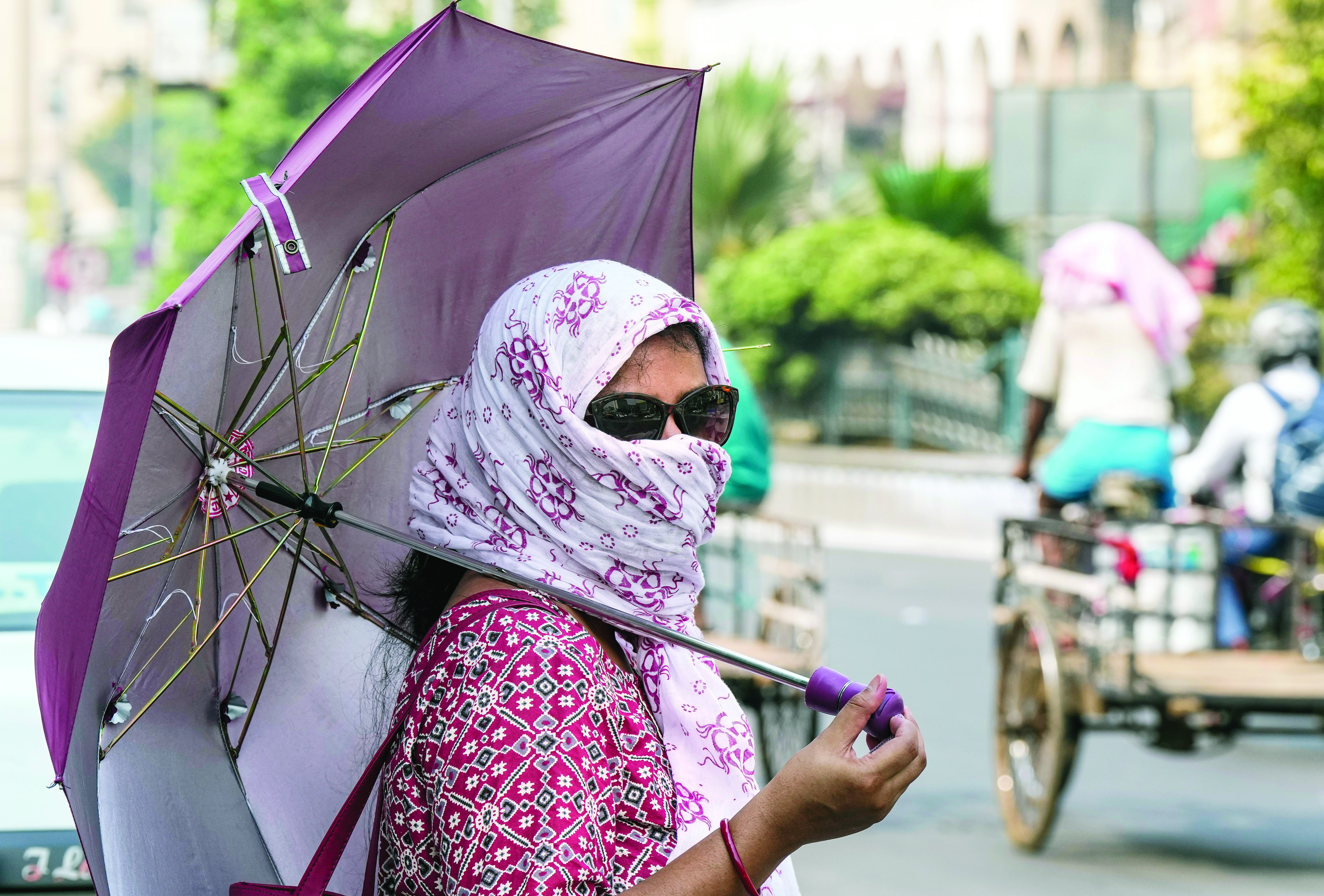 Intense heat sweeps east, south India