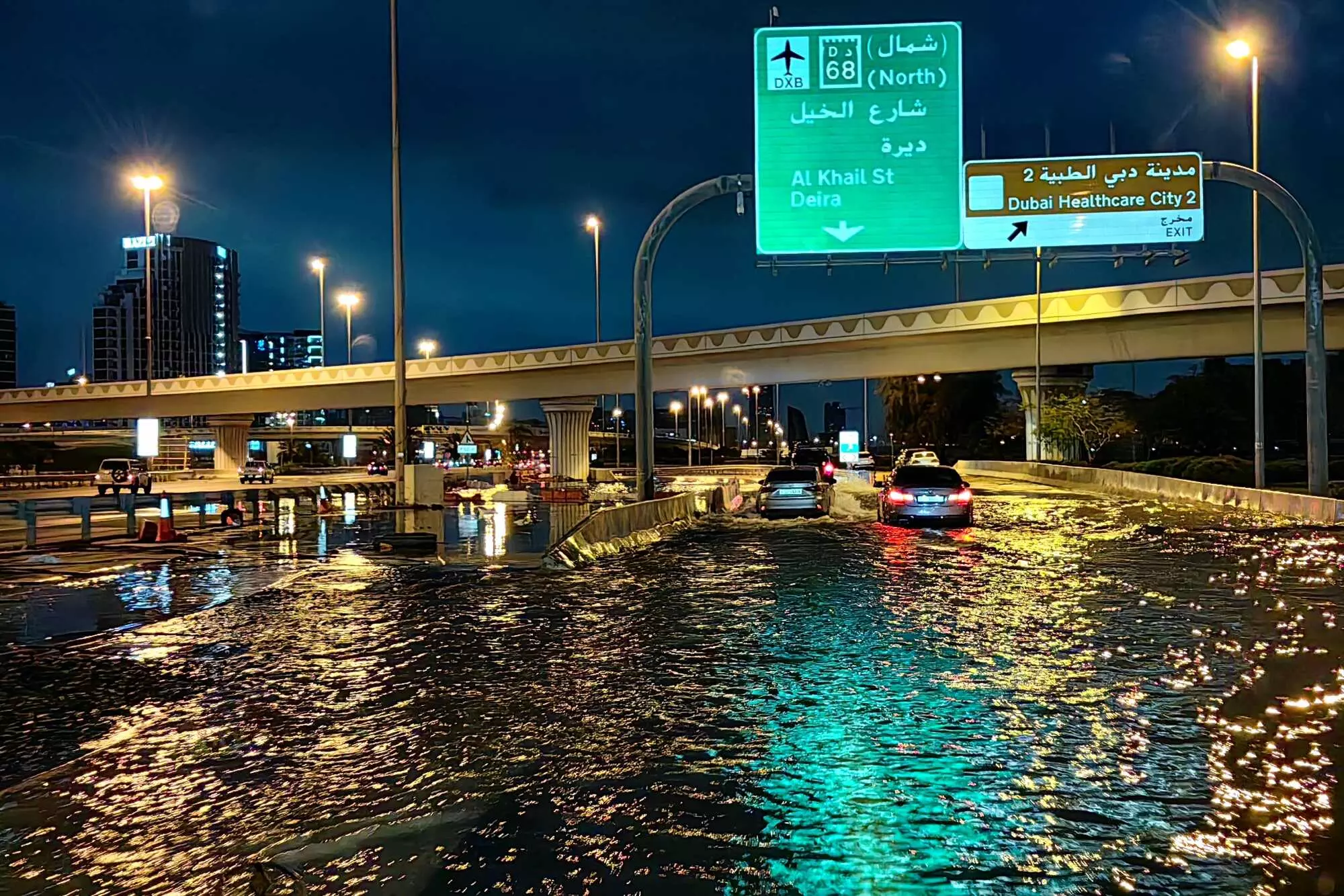 Heavy rains cancel several flights in UAE Heavy rains cancel several flights in UAE