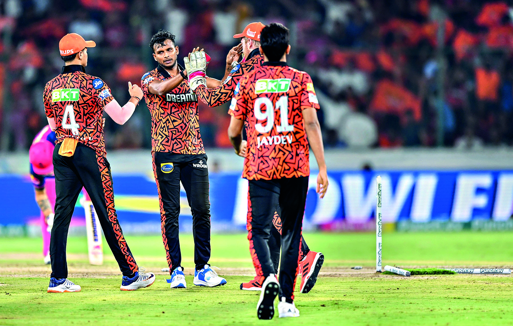 SRH script nervy one-run win over RR in last-ball IPL thriller SRH script nervy one-run win over RR in last-ball IPL thriller