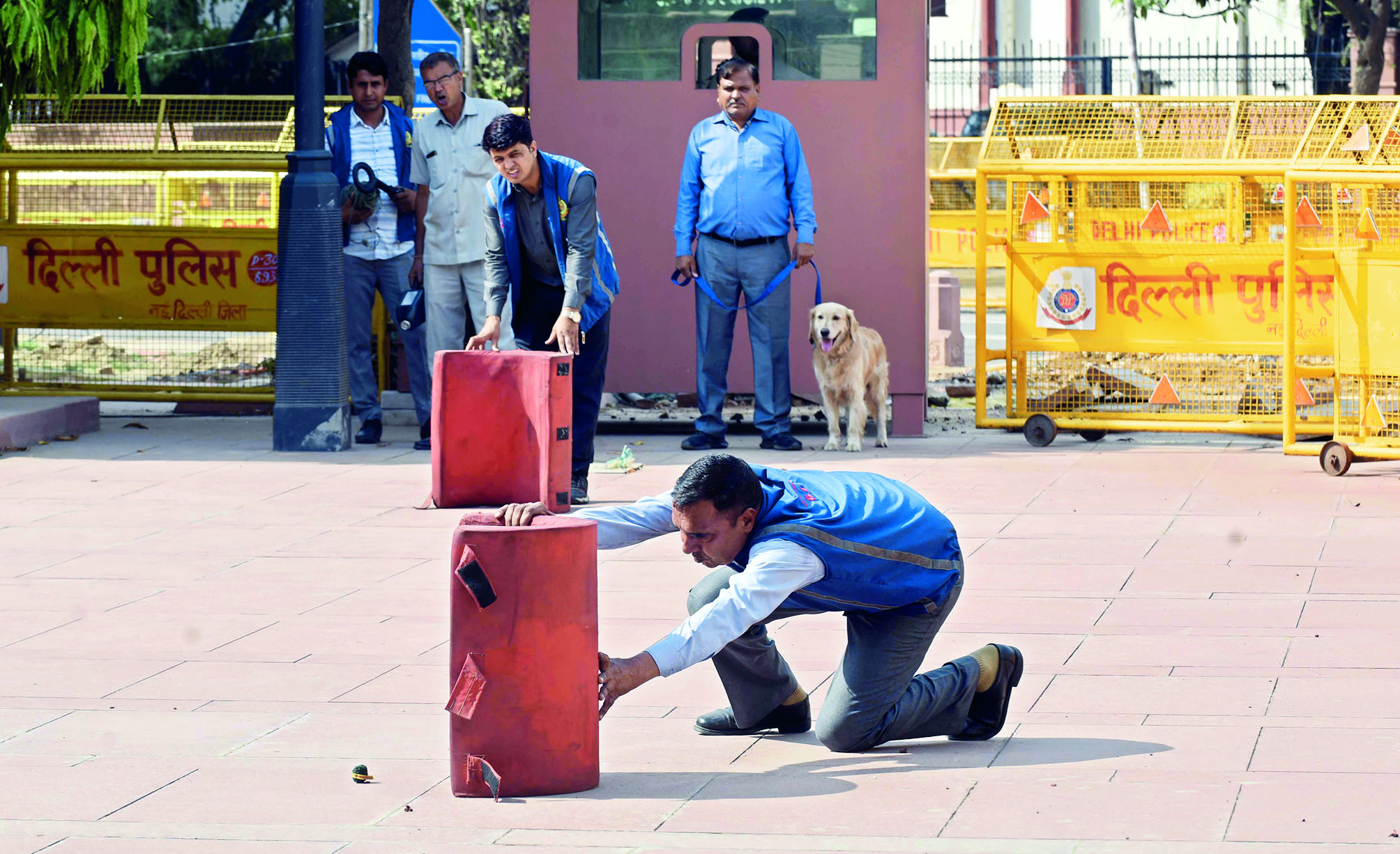 Delhi Police and NSG stage mock drill at key locations Delhi Police and NSG stage mock drill at key locations