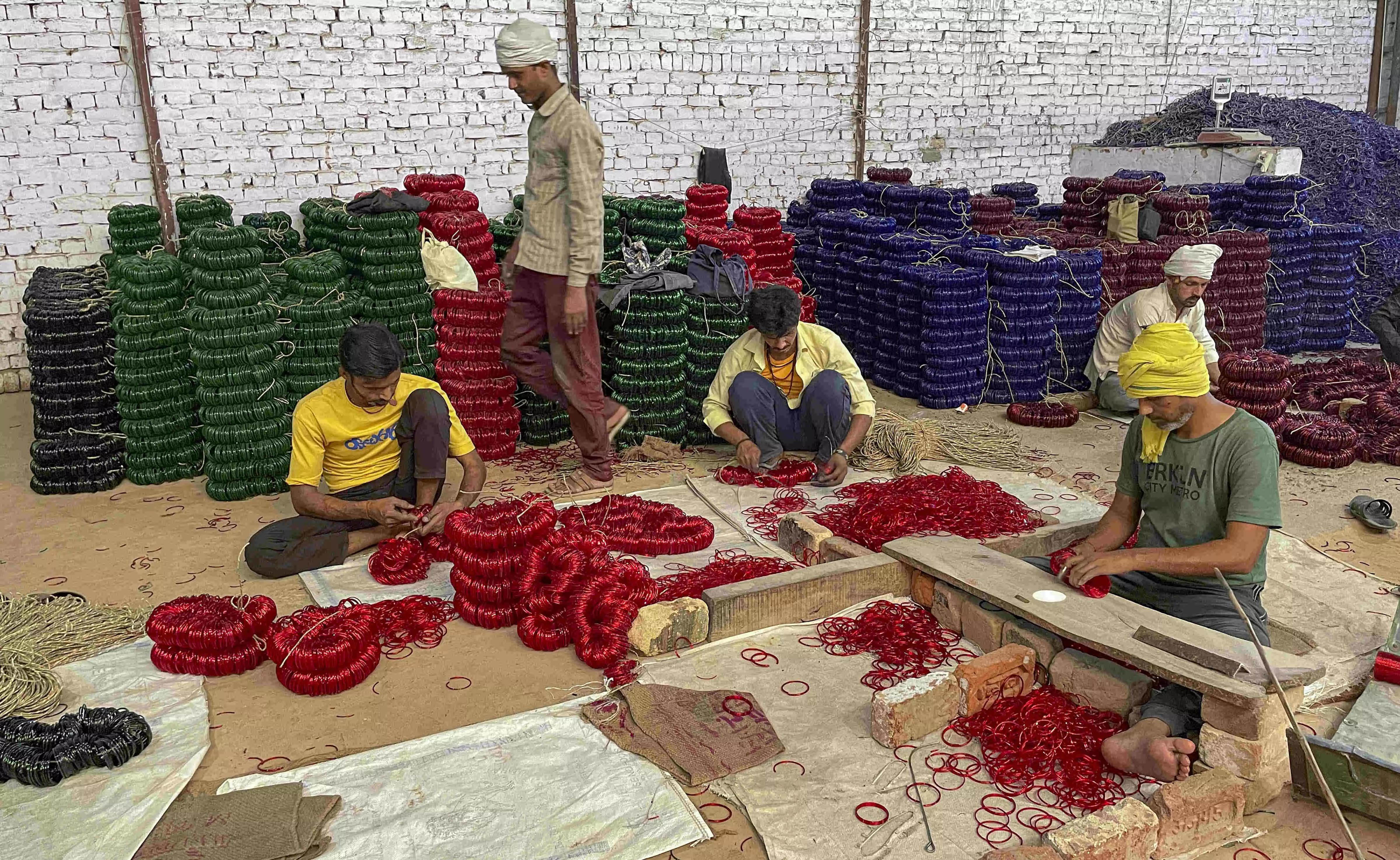 Firozabad’s glass bangle industry looks for revival this election Firozabad’s glass bangle industry looks for revival this election