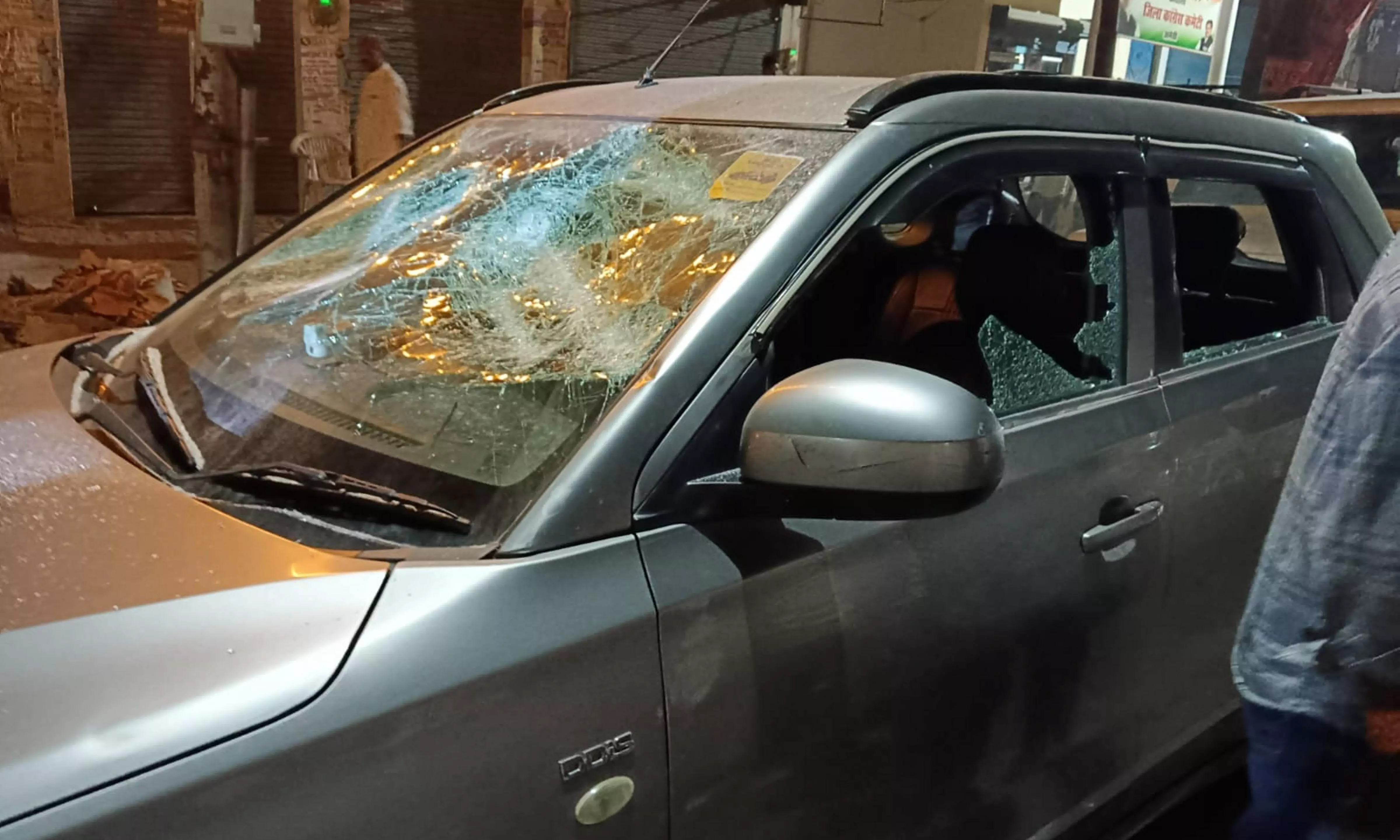 Cars outside Congress office in Amethi vandalised, claims party Cars outside Congress office in Amethi vandalised, claims party