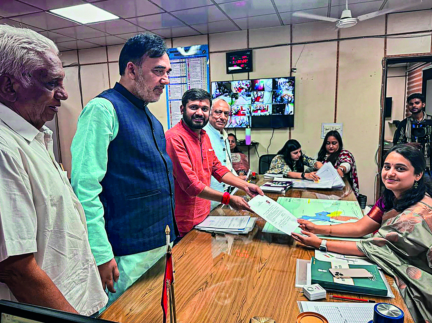 Congress leader Kanhaiya Kumar files nomination from North East Delhi seat Congress leader Kanhaiya Kumar files nomination from North East Delhi seat