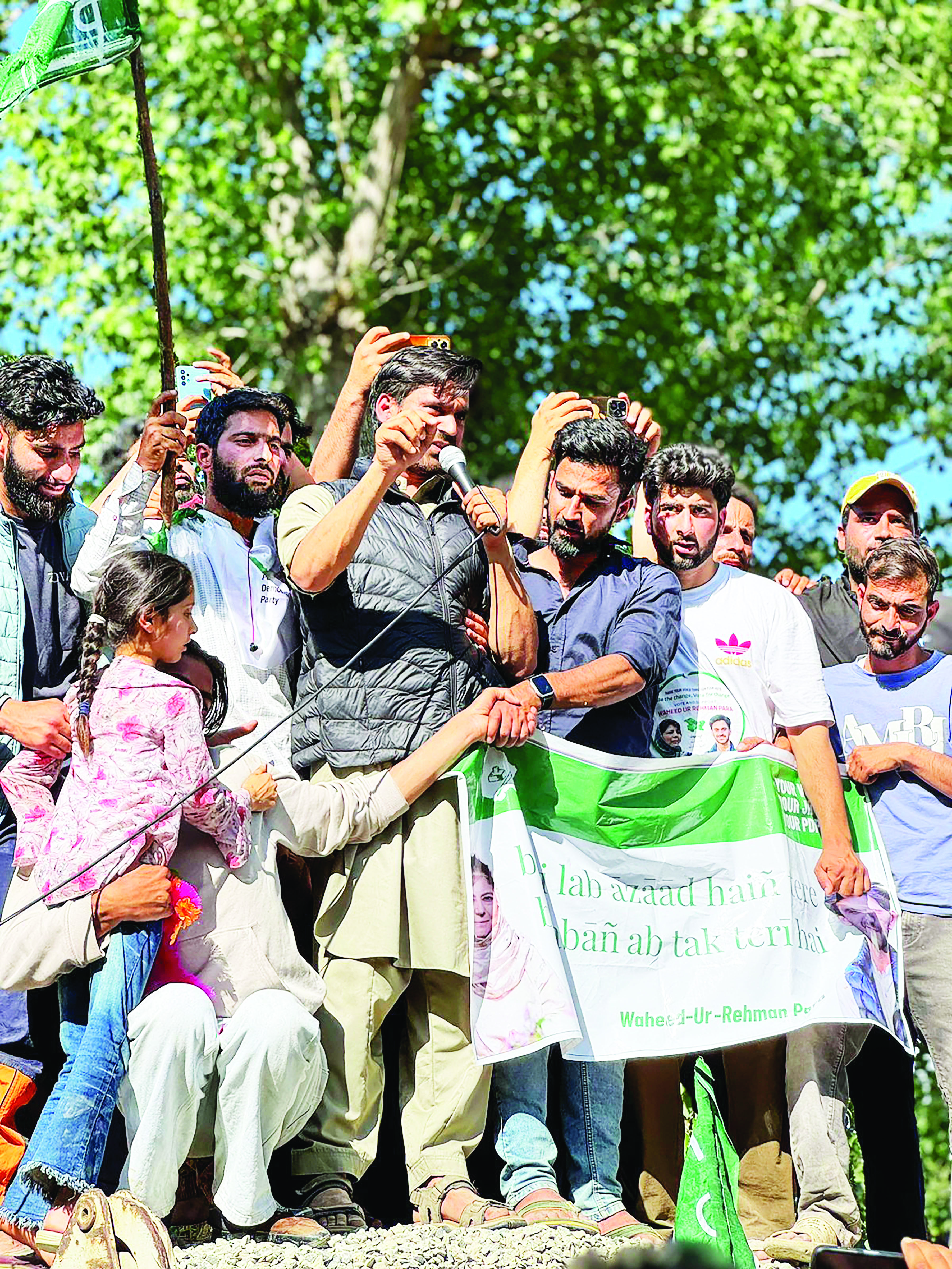 Out of terror shadow, villagers in Pulwama’s Wasoora participate in PDP candidate’s poll rally