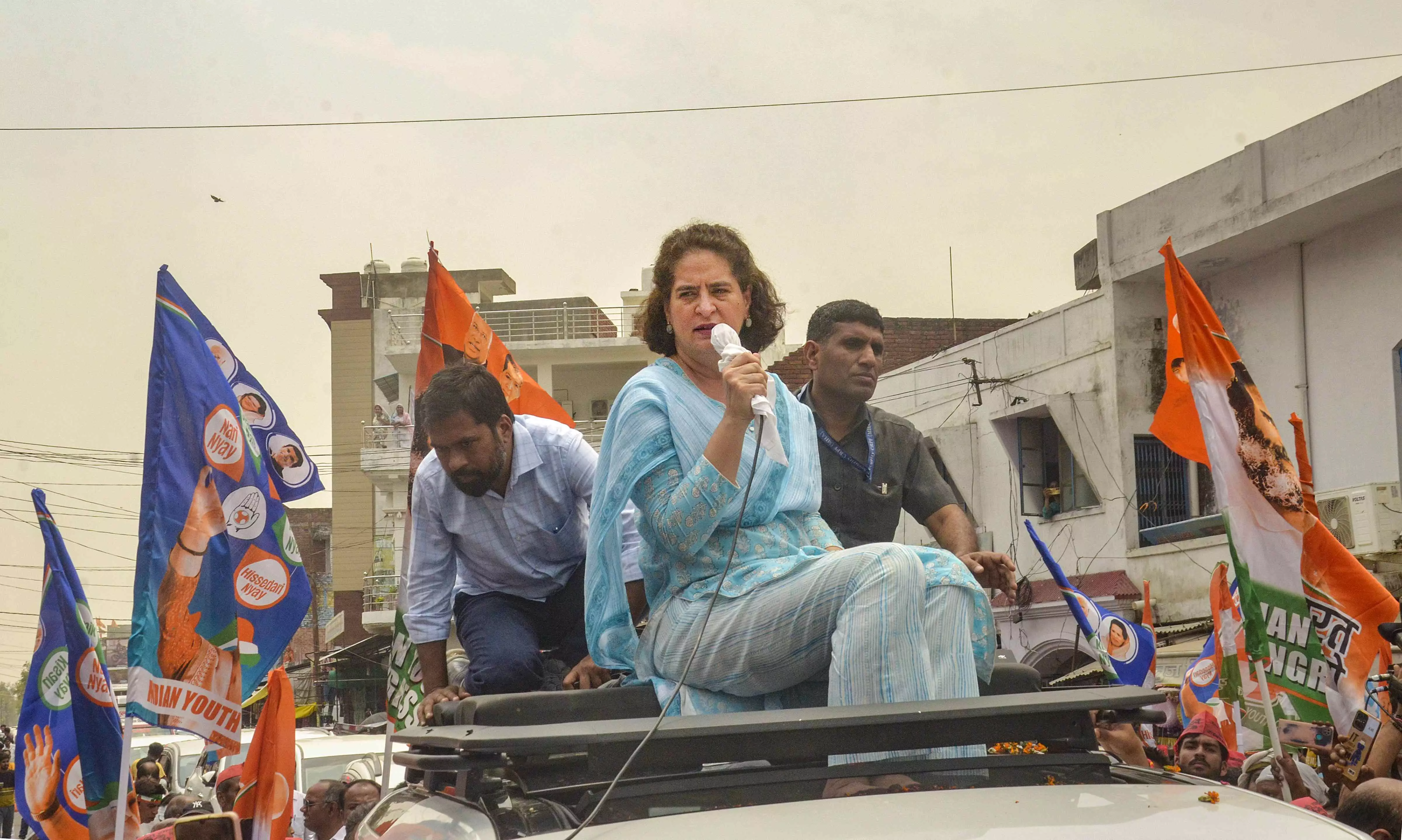 Priyanka campaigns for Rahul, slams PM over Adani-Ambani jibe Priyanka campaigns for Rahul, slams PM over Adani-Ambani jibe