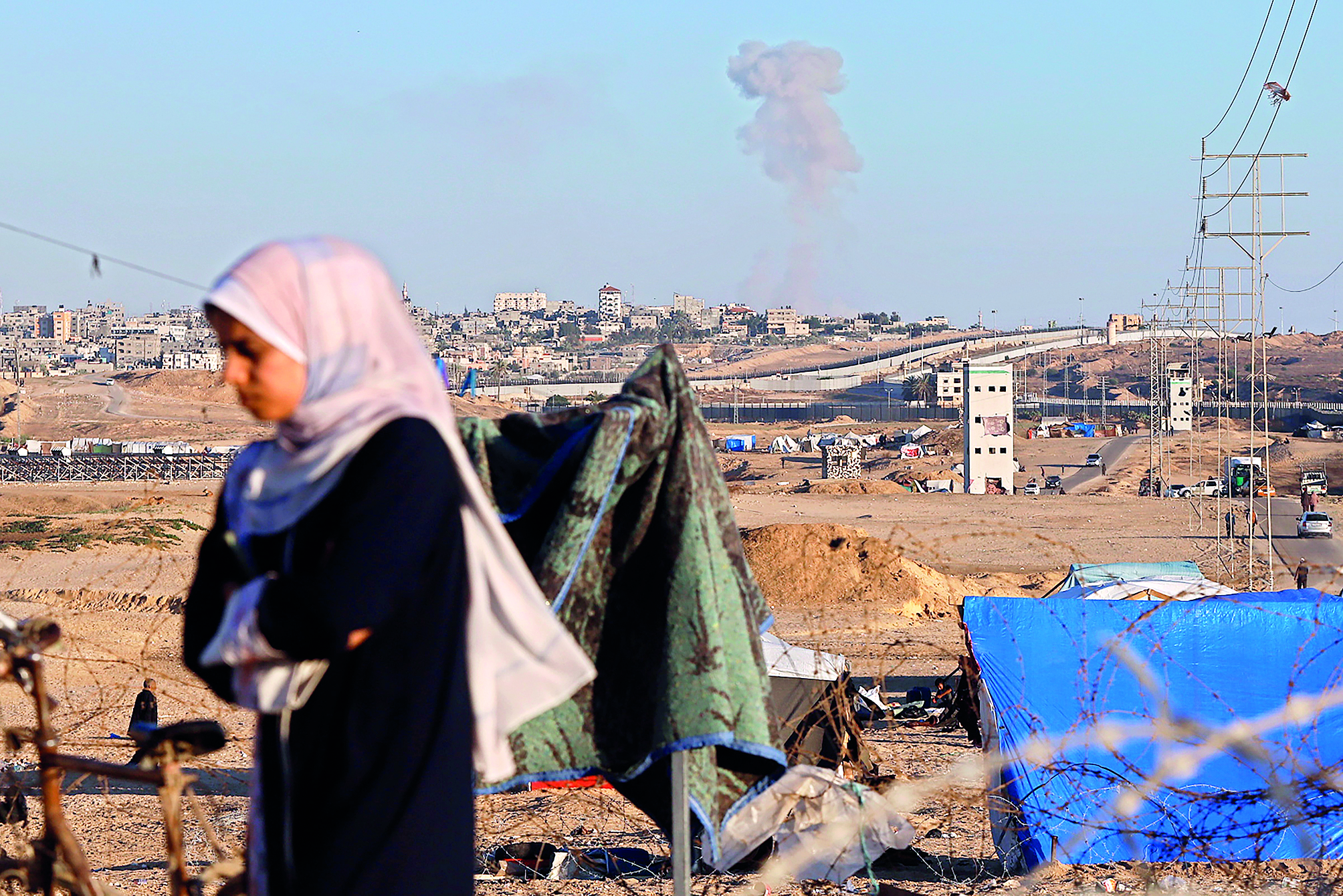 Blasts, gunfire heard near Rafah crossing as it remains closed under Israeli control Blasts, gunfire heard near Rafah crossing as it remains closed under Israeli control