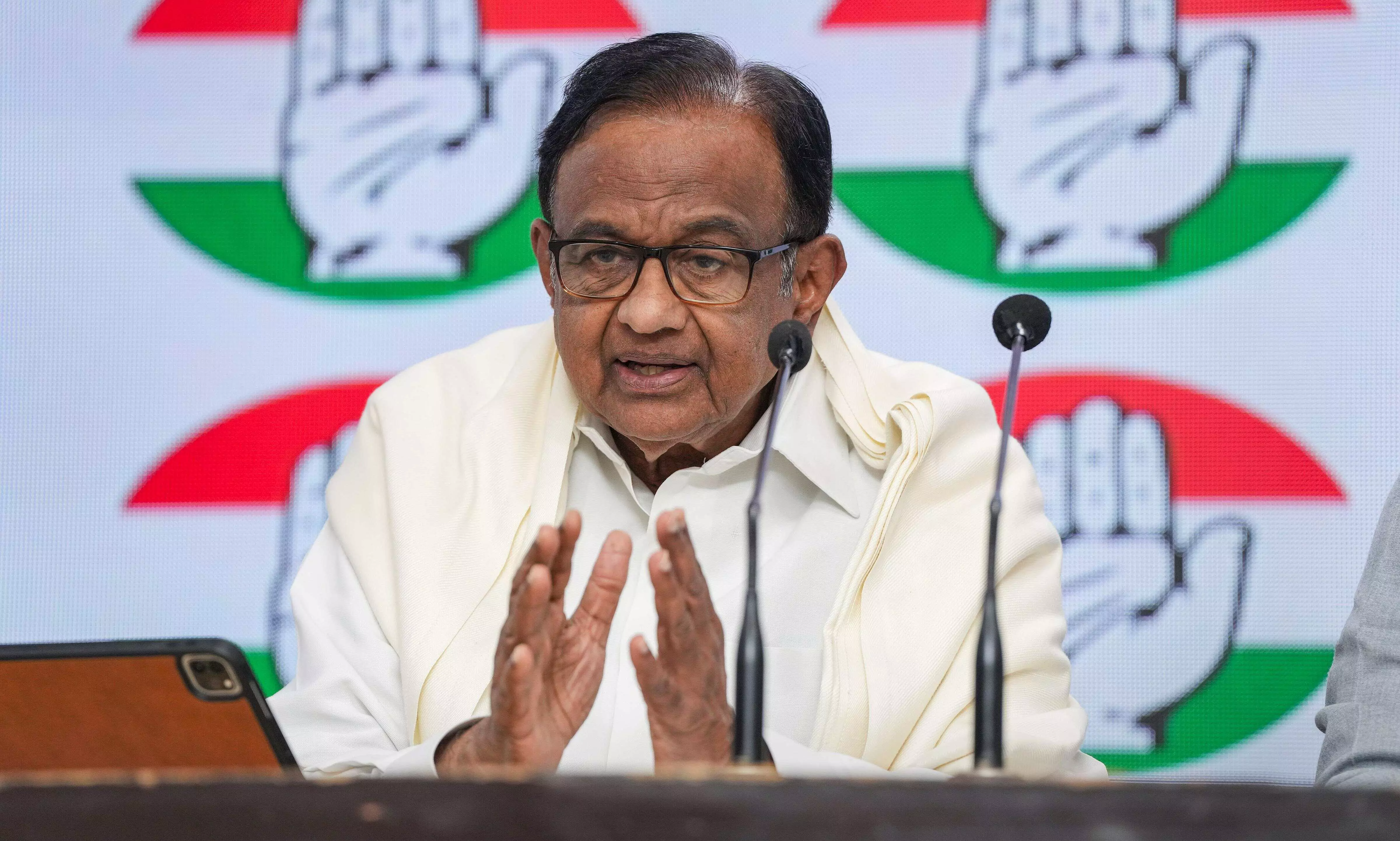 Chidambaram slams PM for blatantly racist remark in poll debate