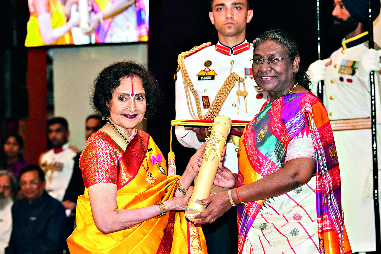 Cine stars Vyjayanthimala, Chiranjeevi, late justice M Fathima Beevi conferred Padma awards Cine stars Vyjayanthimala, Chiranjeevi, late justice M Fathima Beevi conferred Padma awards