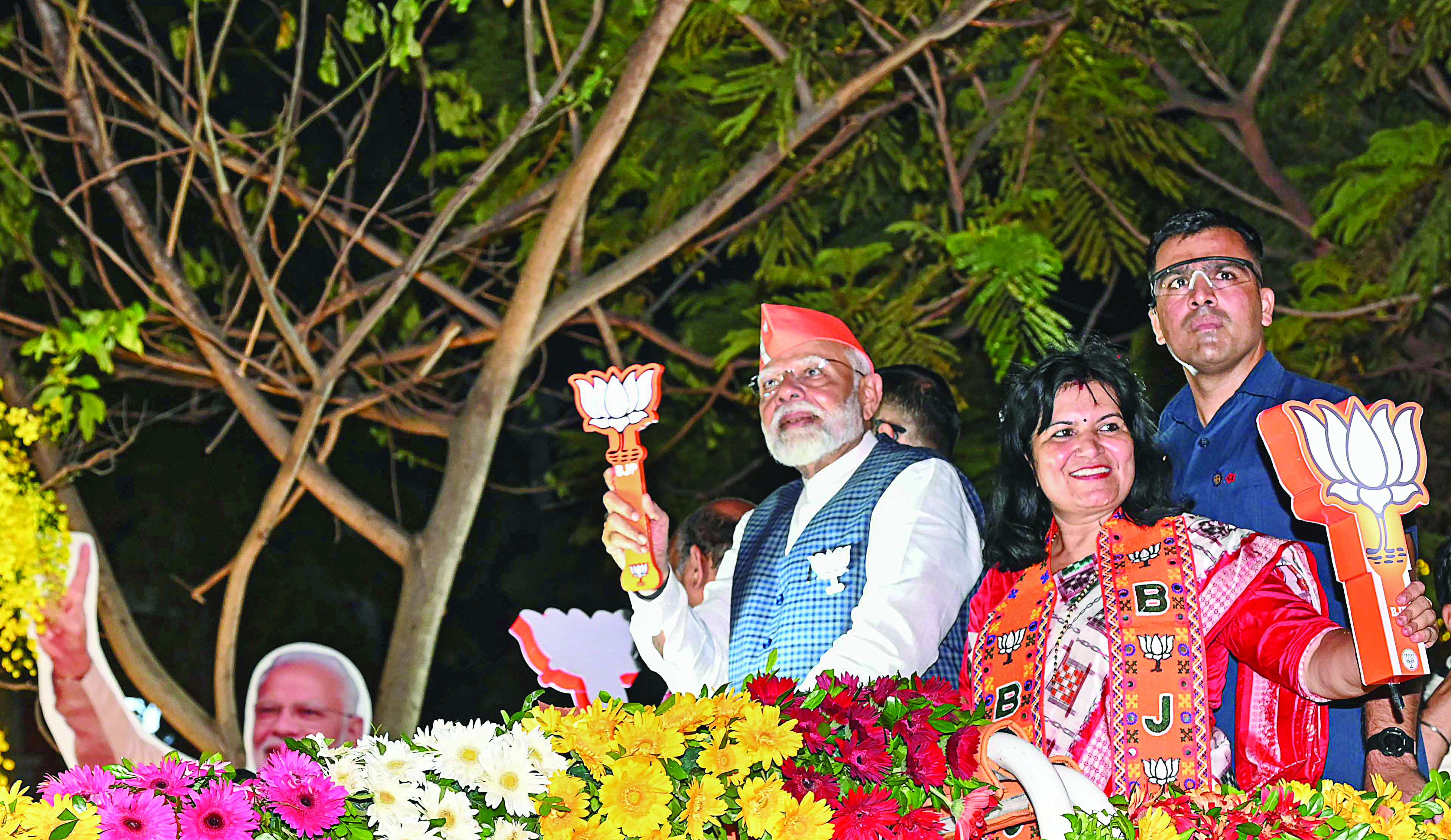 PM suggests NCP (SP), Sena (UBT) to join hands with Shinde and Ajit PM suggests NCP (SP), Sena (UBT) to join hands with Shinde and Ajit
