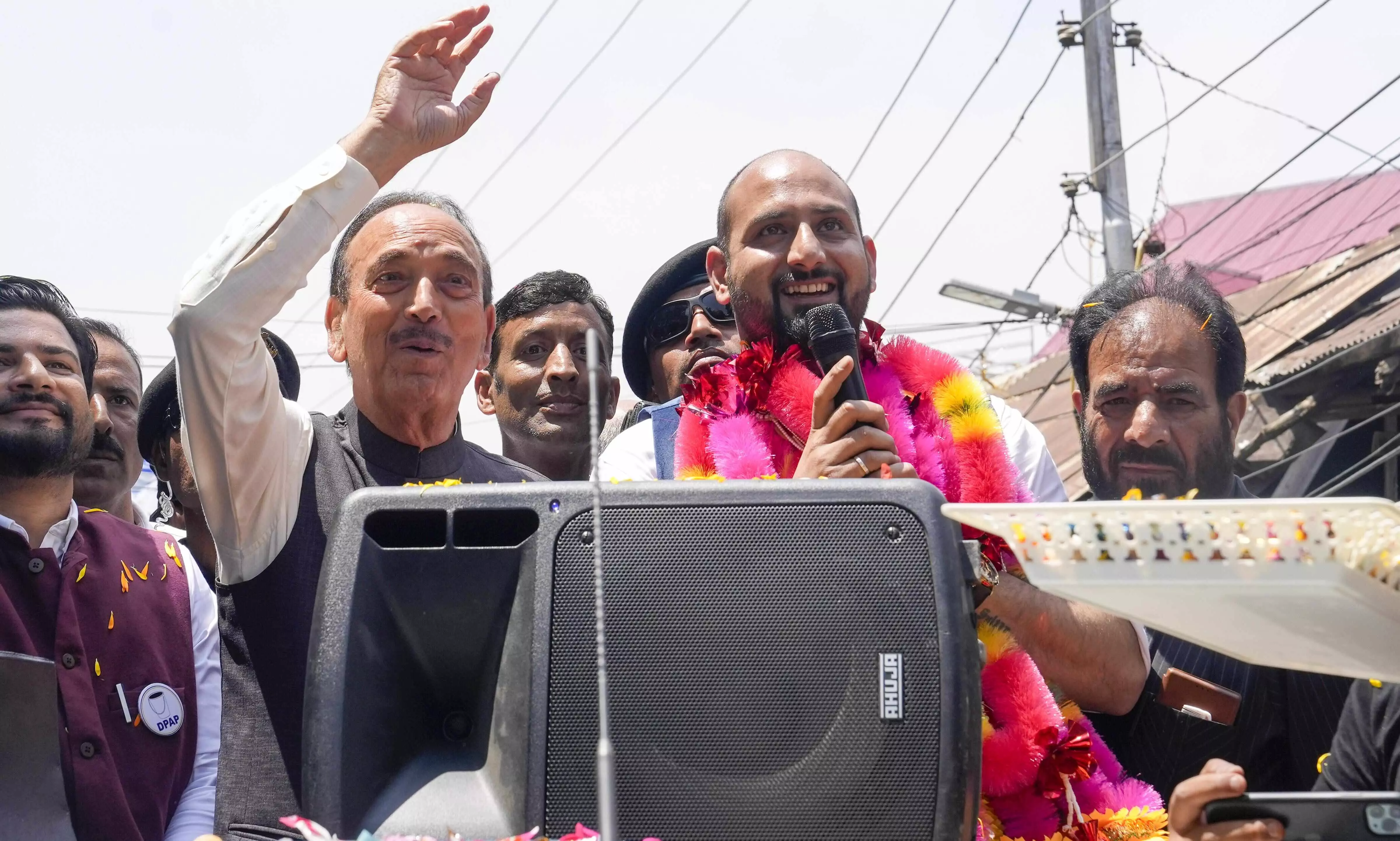 Srinagar candidate pledges focus on peoples issues and tourism potential