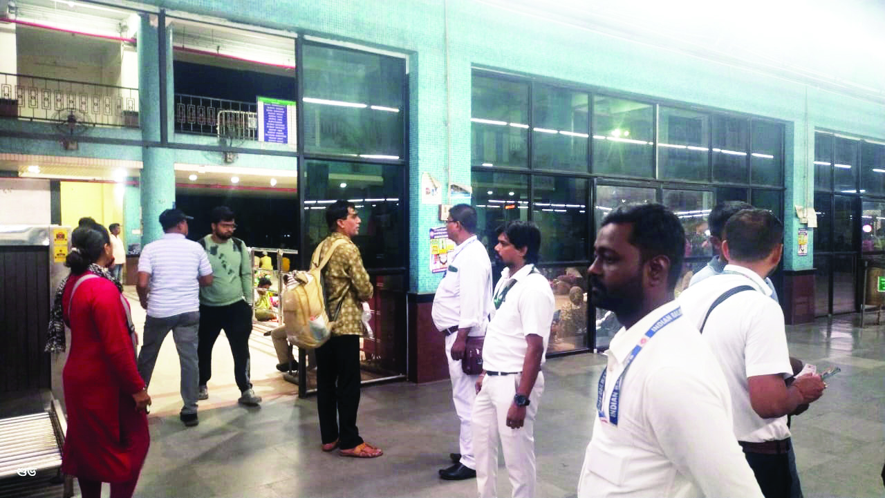 About 81 passengers caught at Kolkata Stn for travelling ticketless on May 10